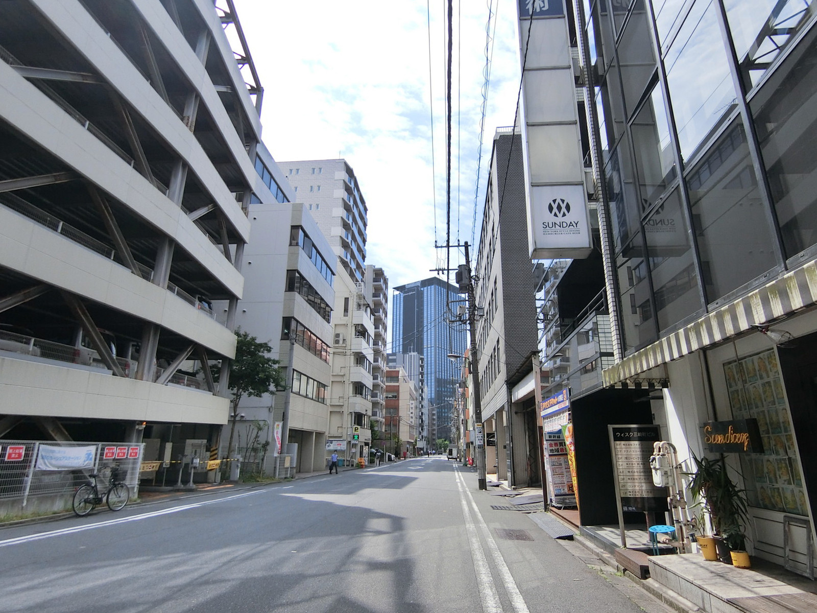 原島第二・第三ビル前面の通り