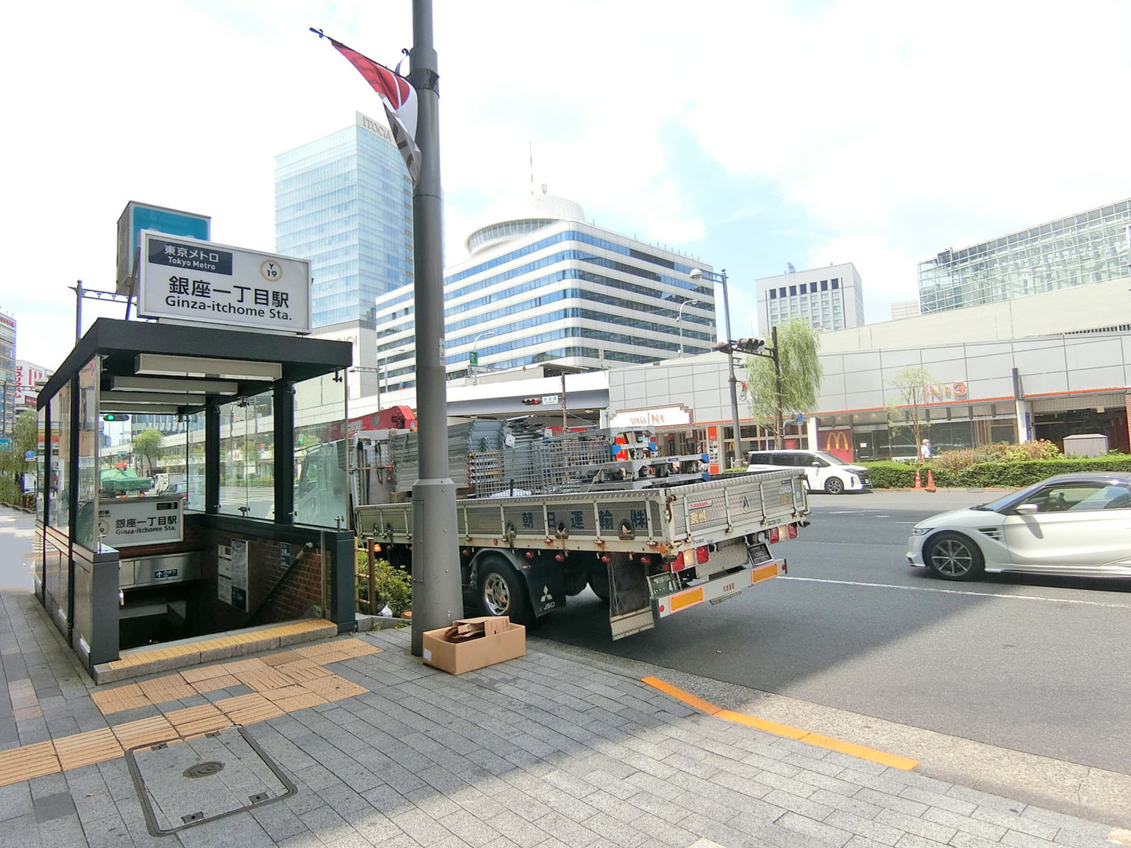 「銀座一丁目駅」から徒歩４分