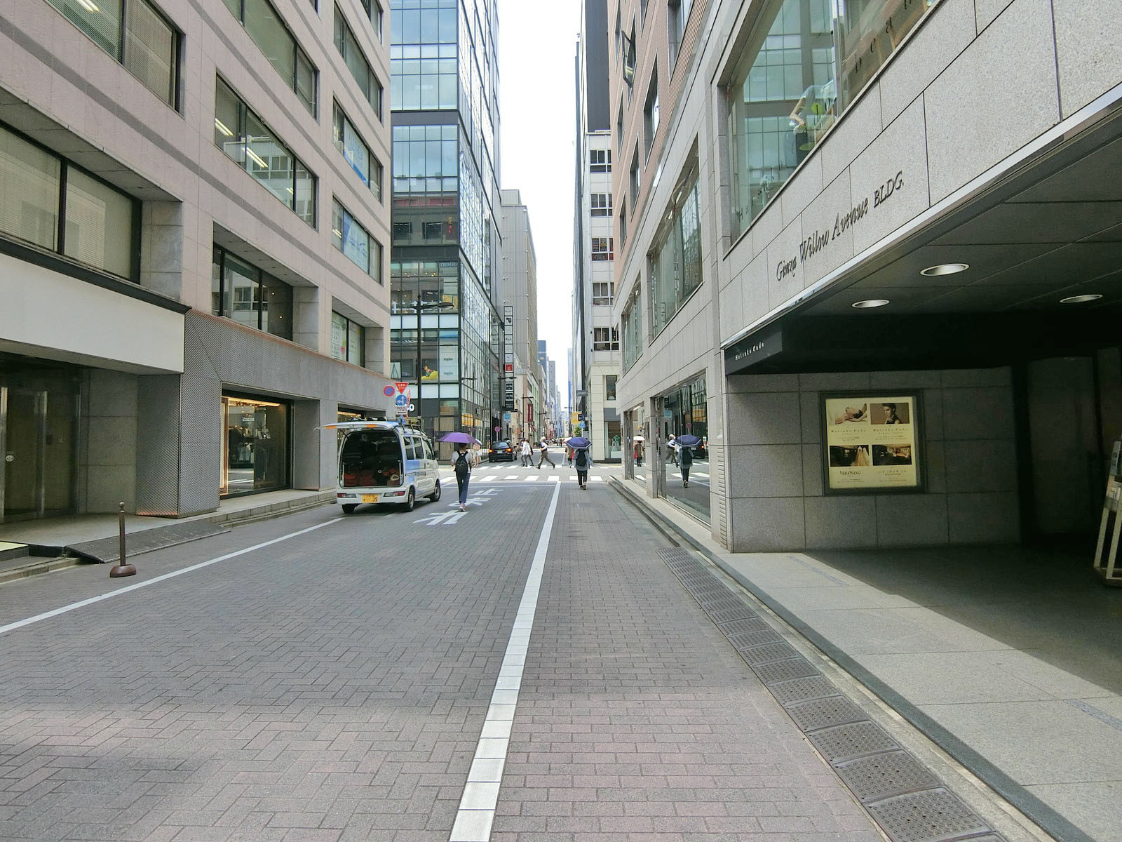 Ginza Willow Avenue BLDG前面の通り