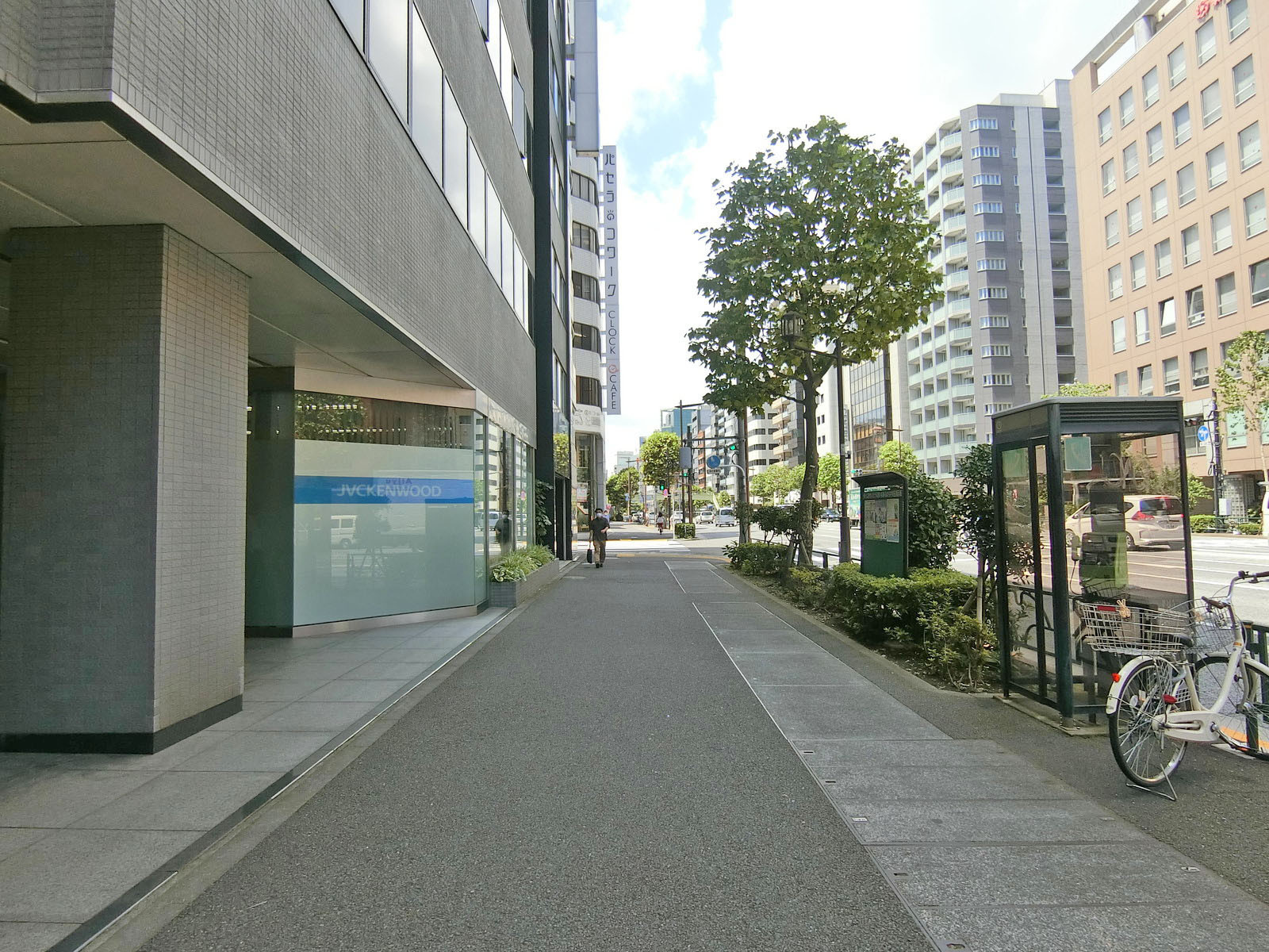 日本橋Kビル前面の通り