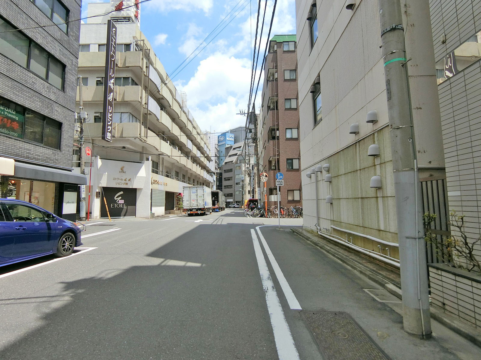 第二大藪ビル前面の通り