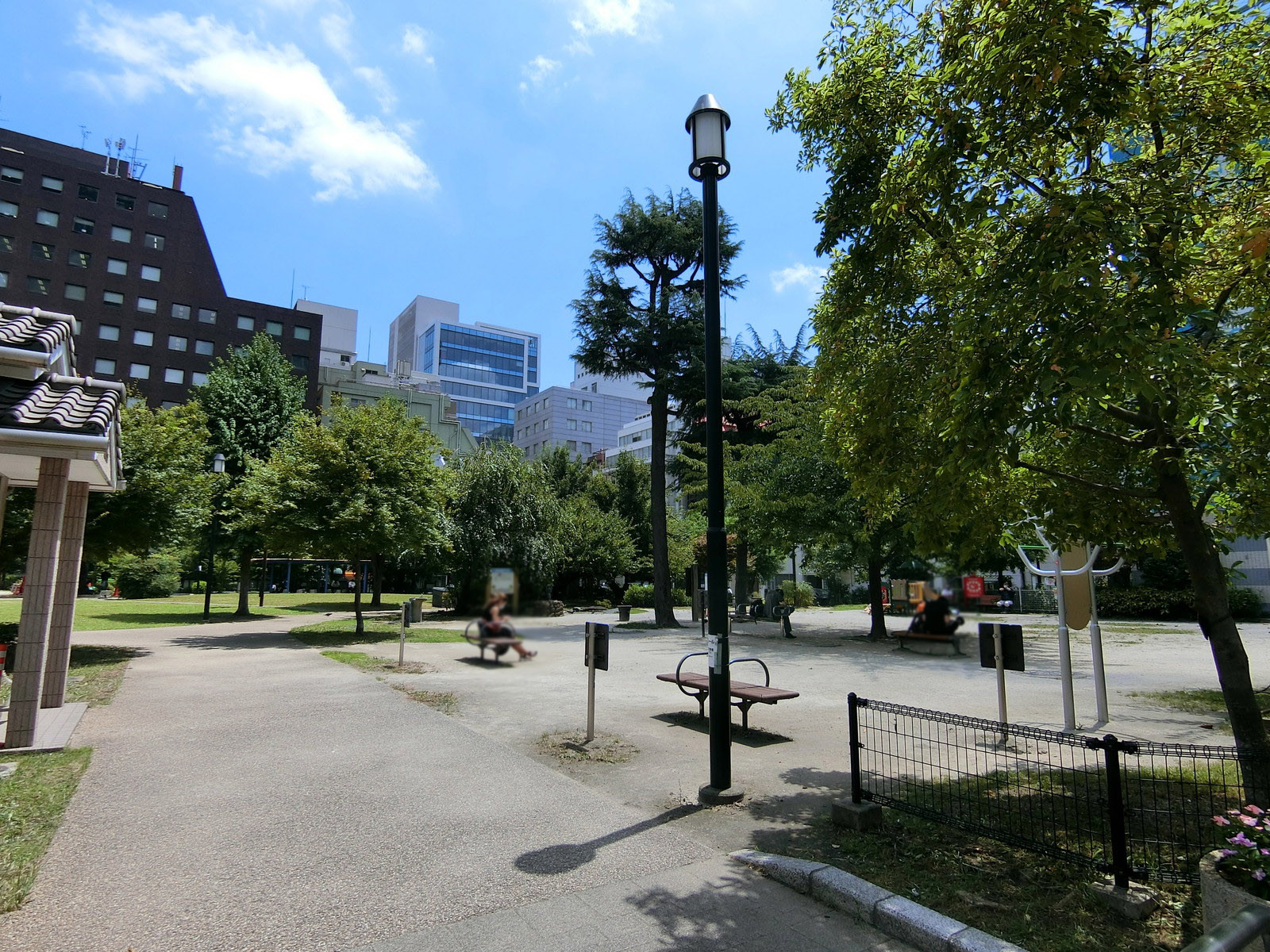 近くの港区立南桜公園