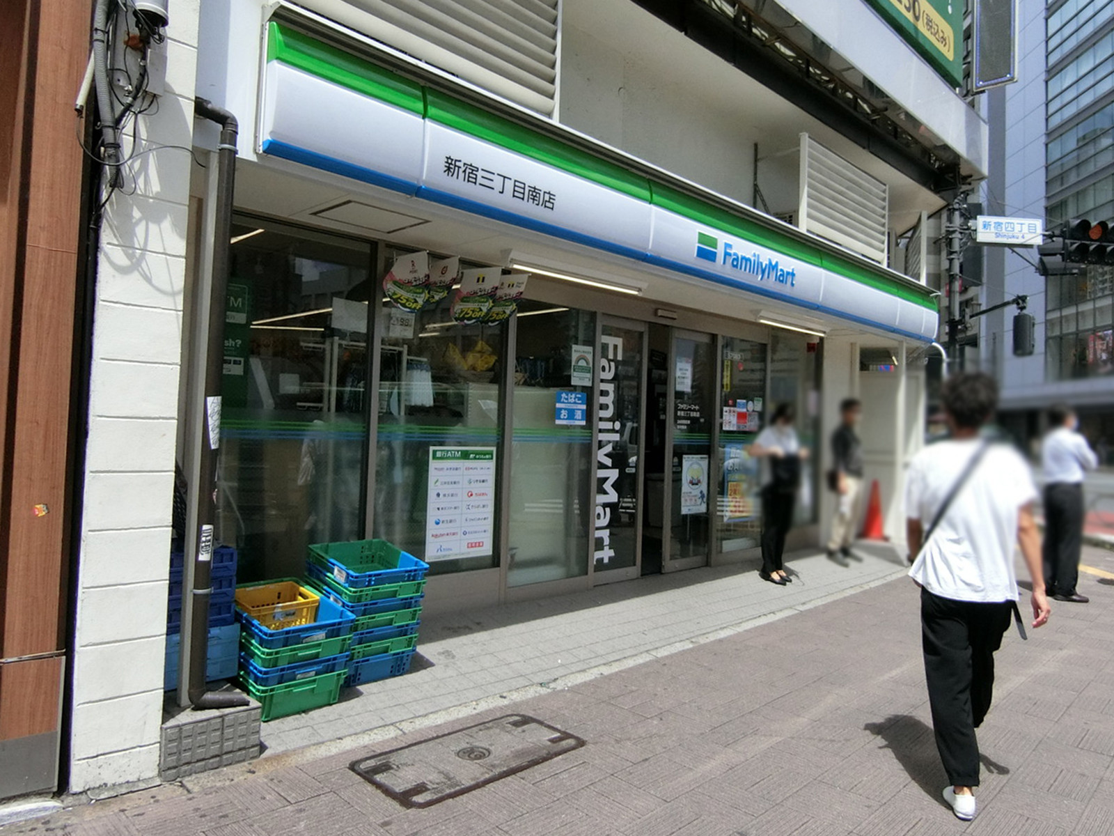 徒歩1分のファミリーマート