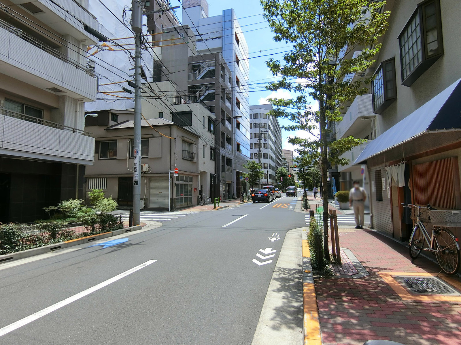 第二松本ビル前面の通り