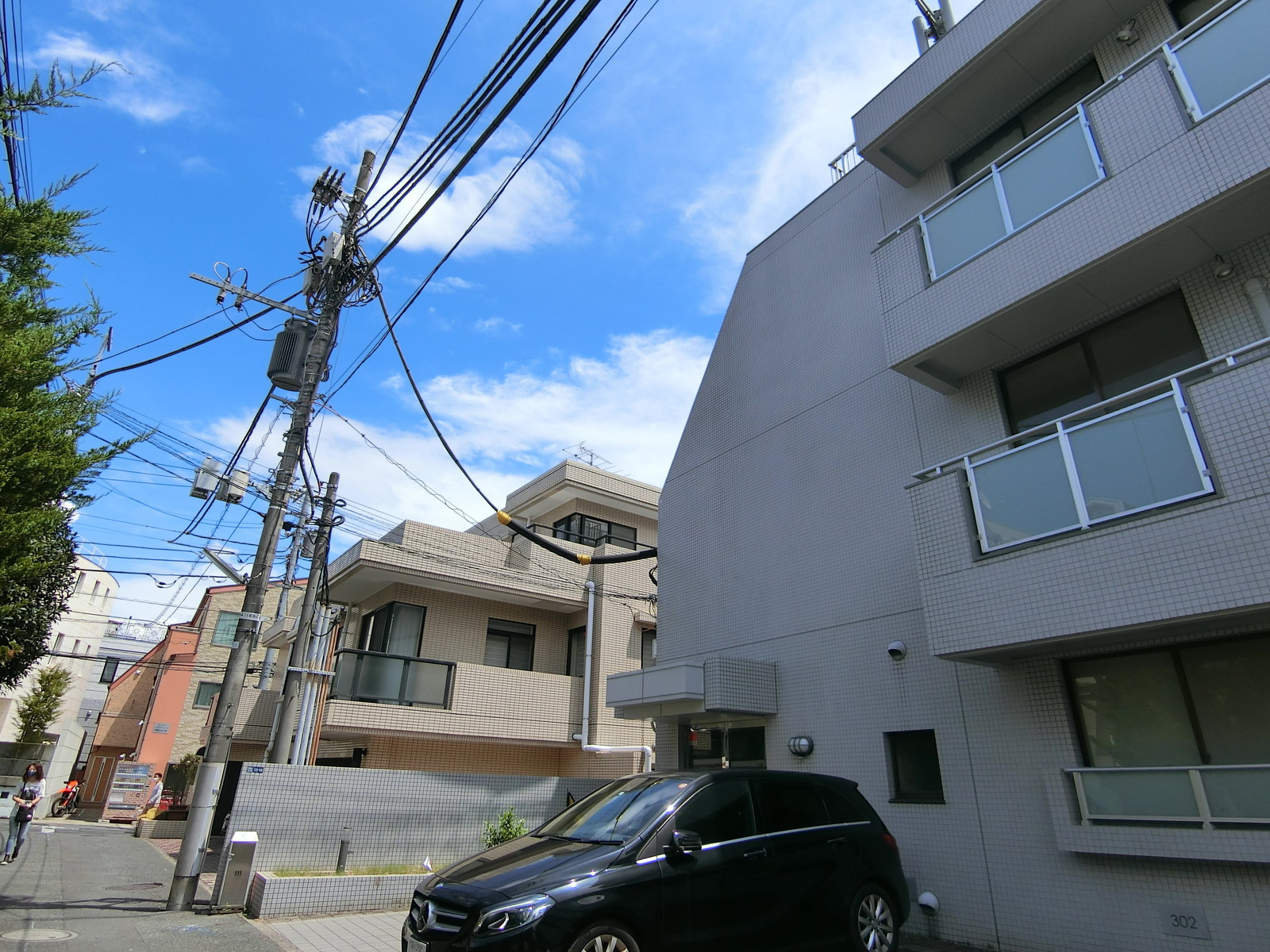 周辺は住宅街