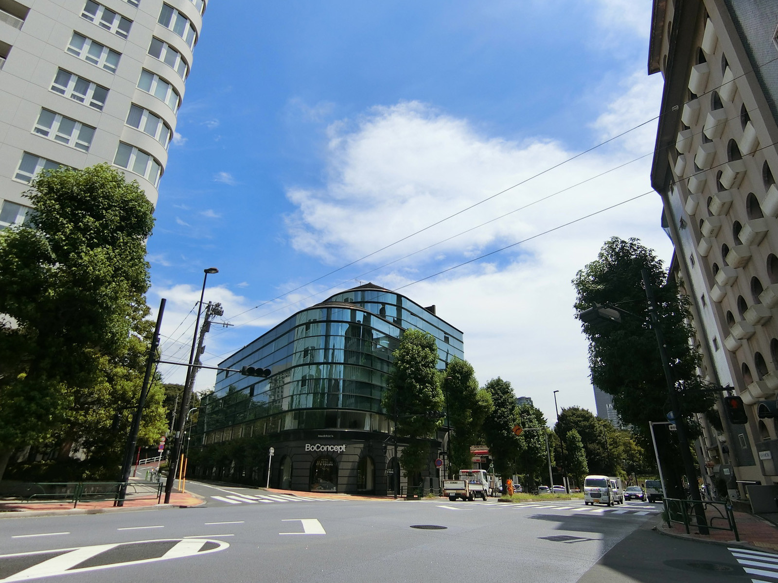 至近の外苑西通り