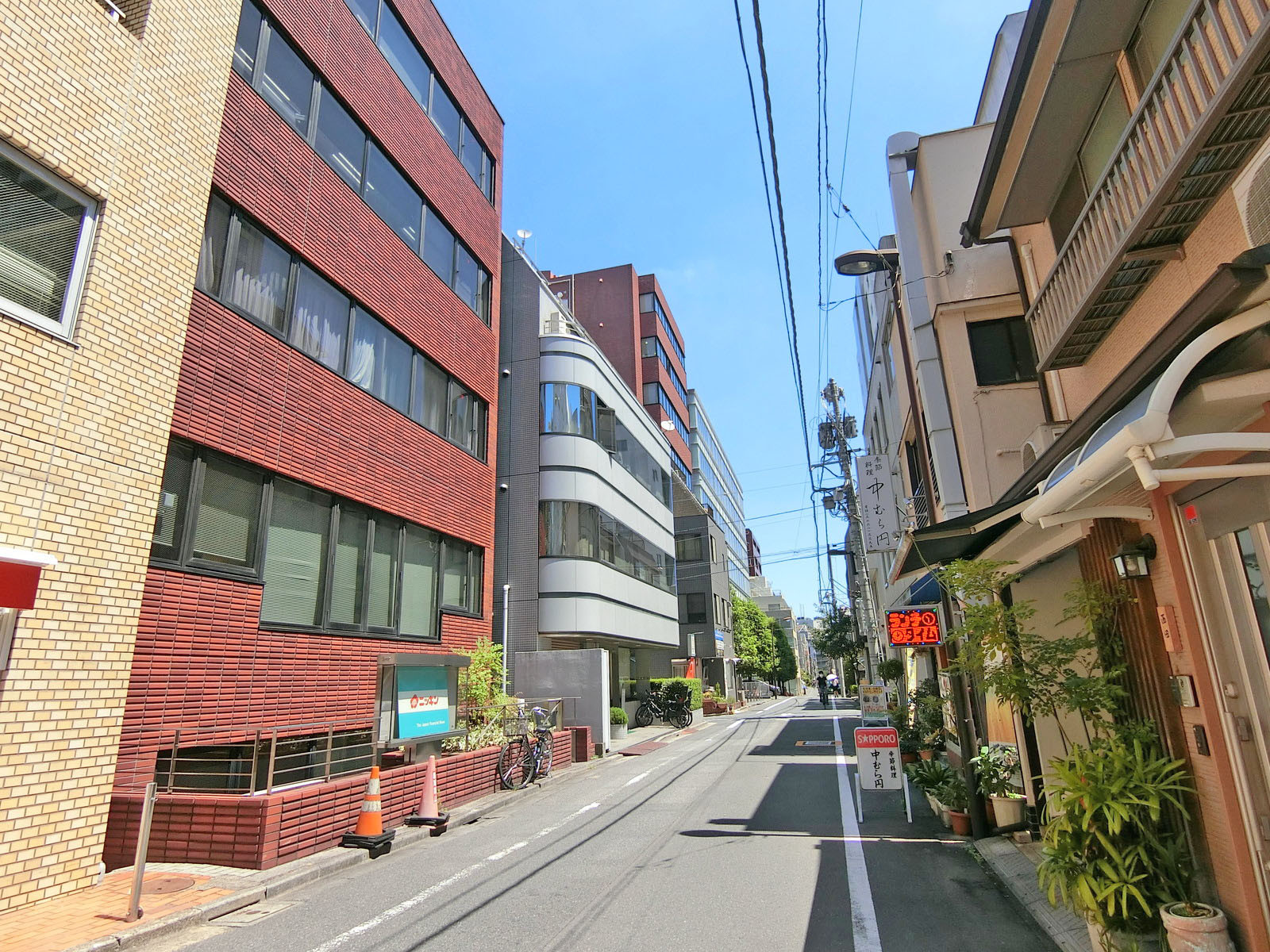 周辺は閑静なエリア