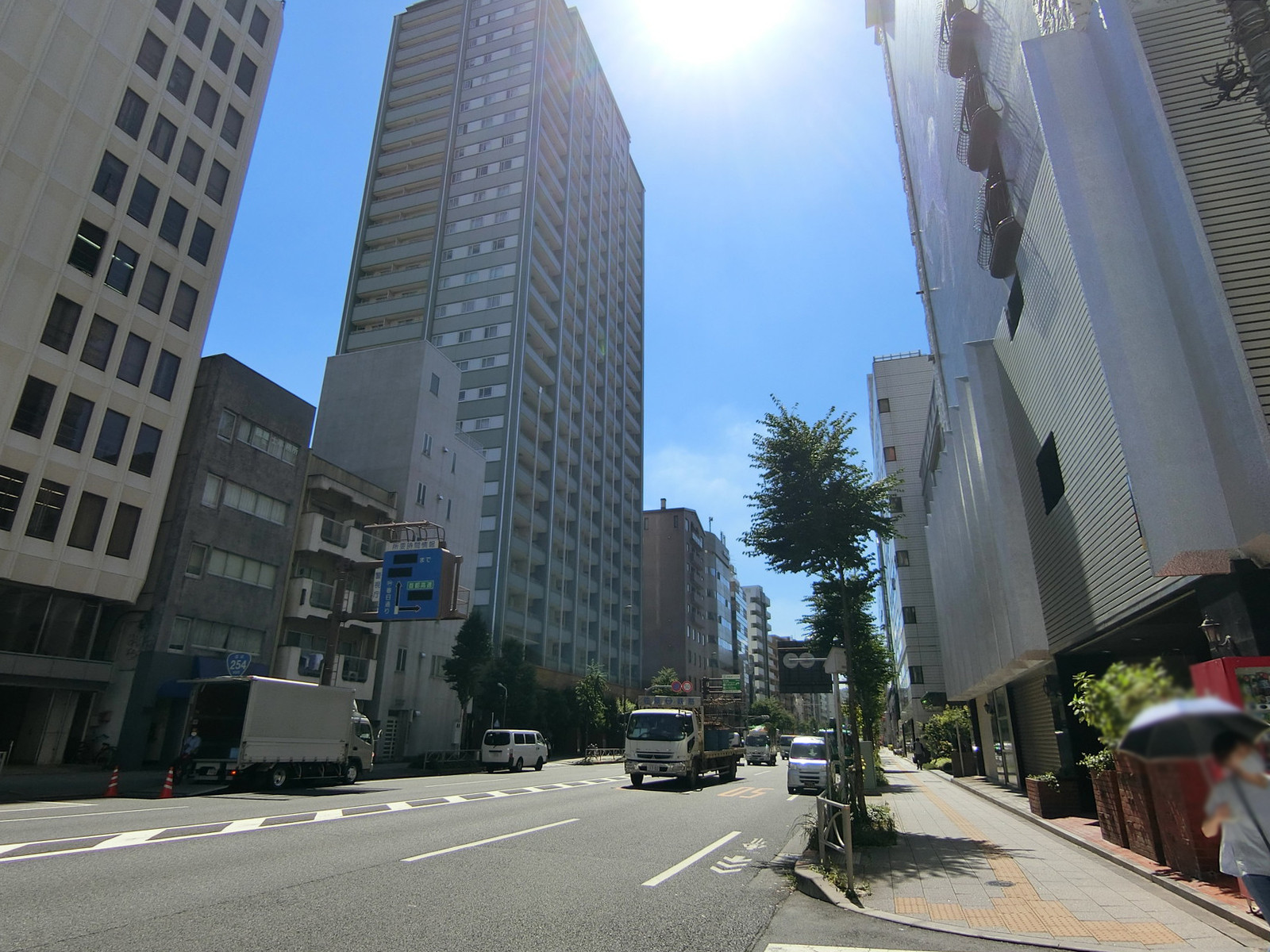 いちご池袋イーストビル前面の通り