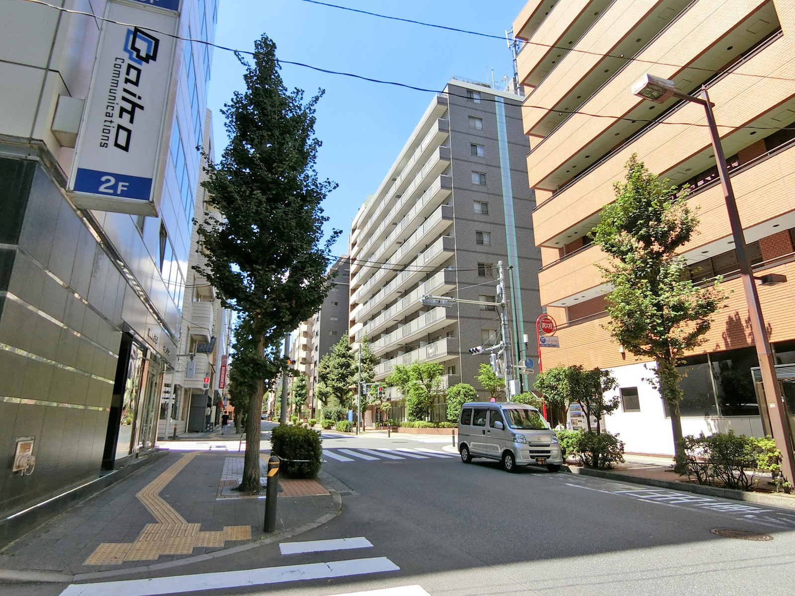 周辺は落ち着いたエリア