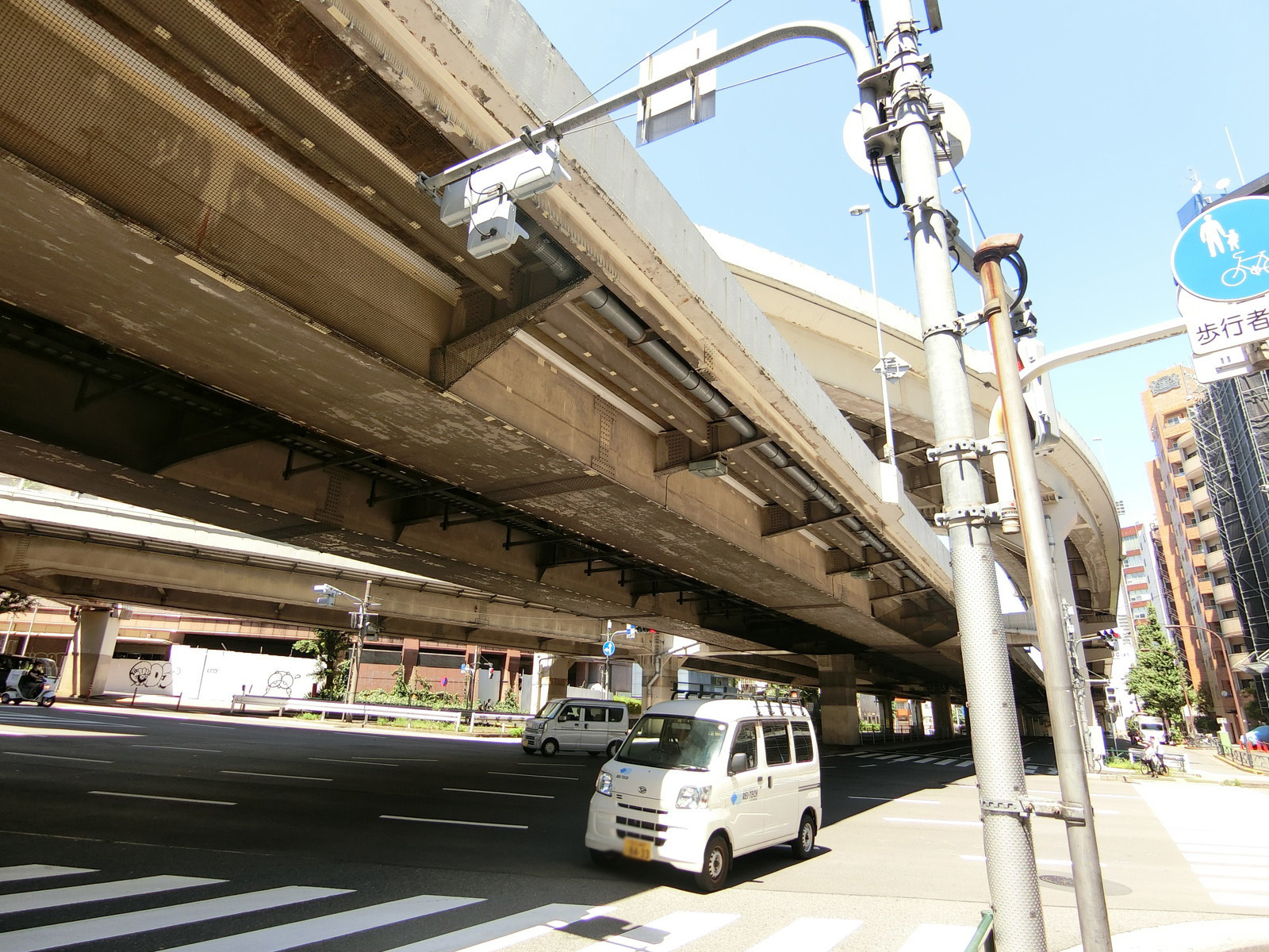 前面の中原街道