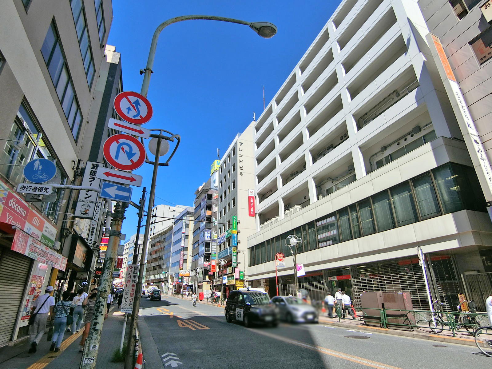 付近の早稲田通り