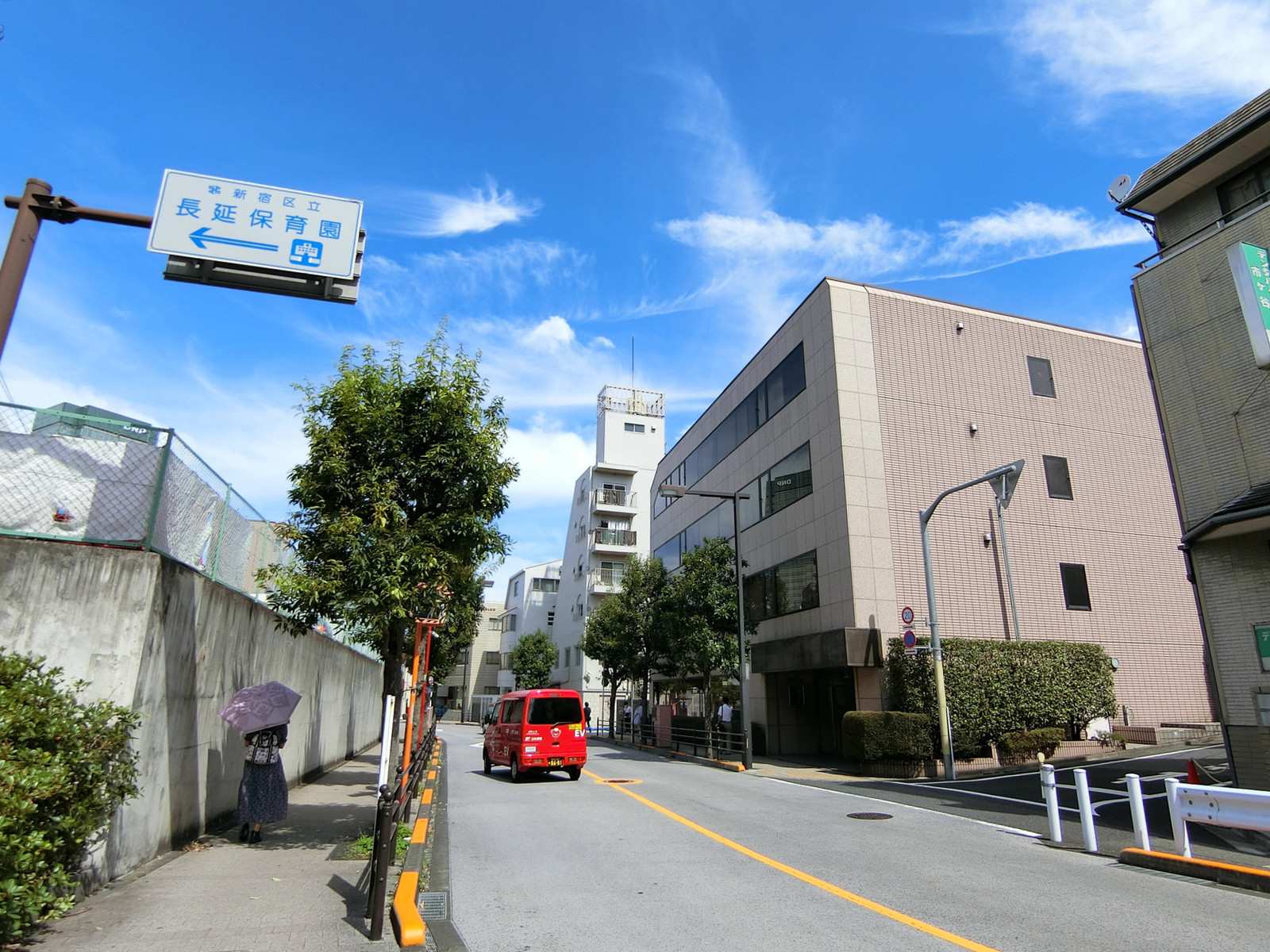KSKビル前面の通り