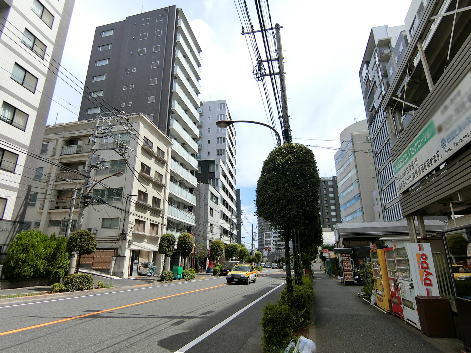 日交神楽坂ビル前面の通り