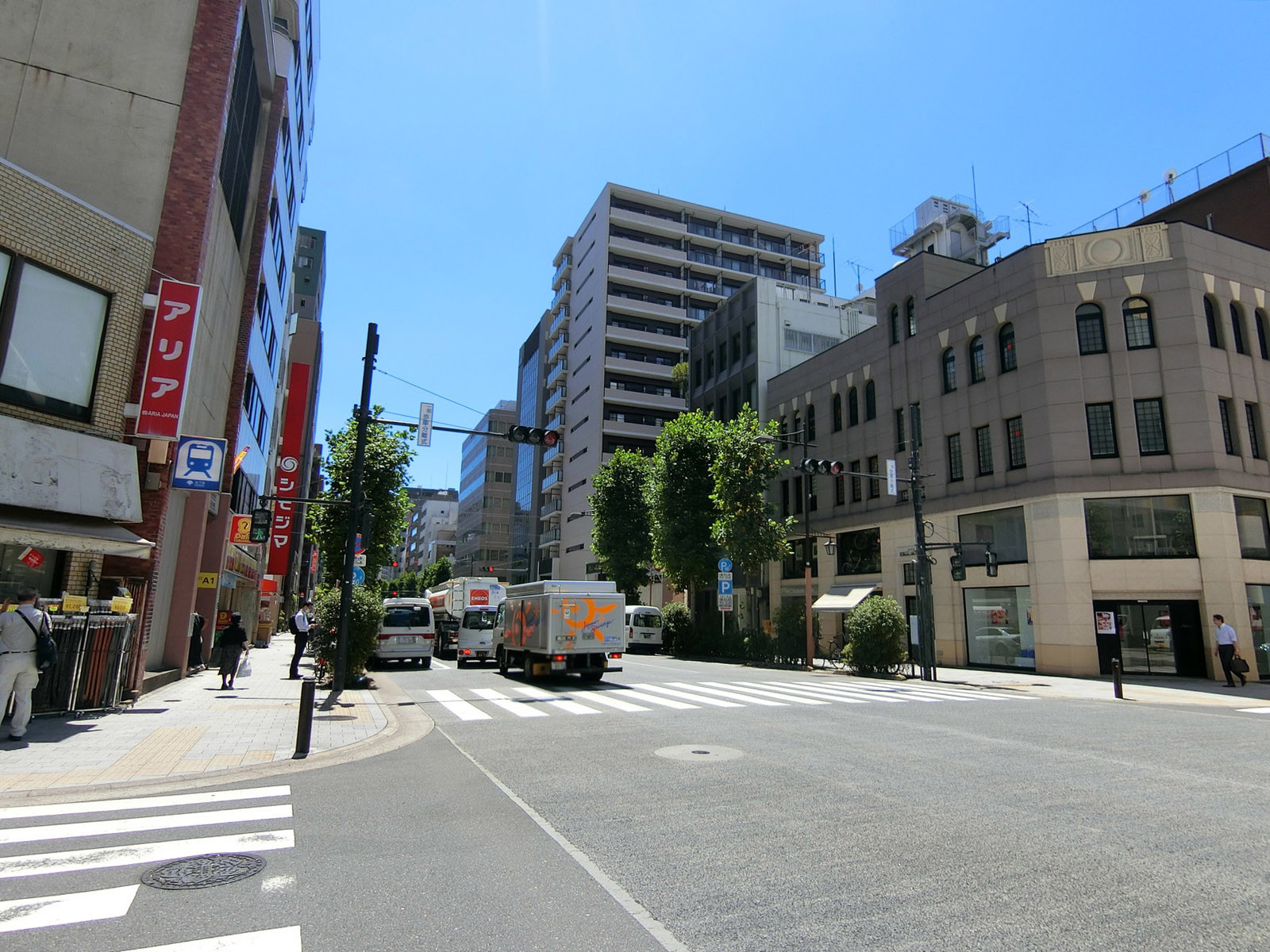 近くの清洲橋通り