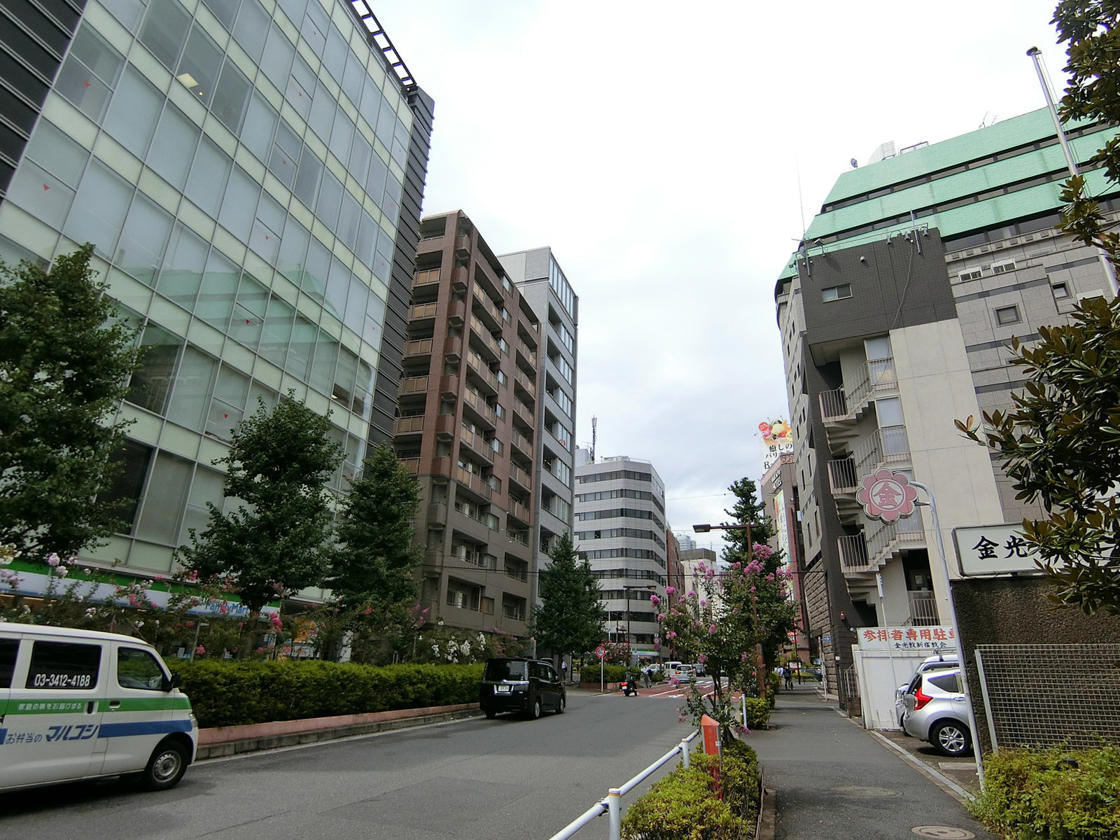 上州屋ビル前面の通り