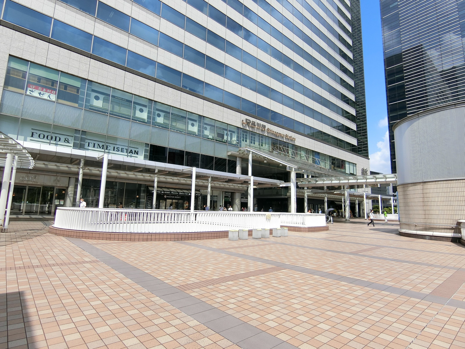 最寄りの「品川駅」