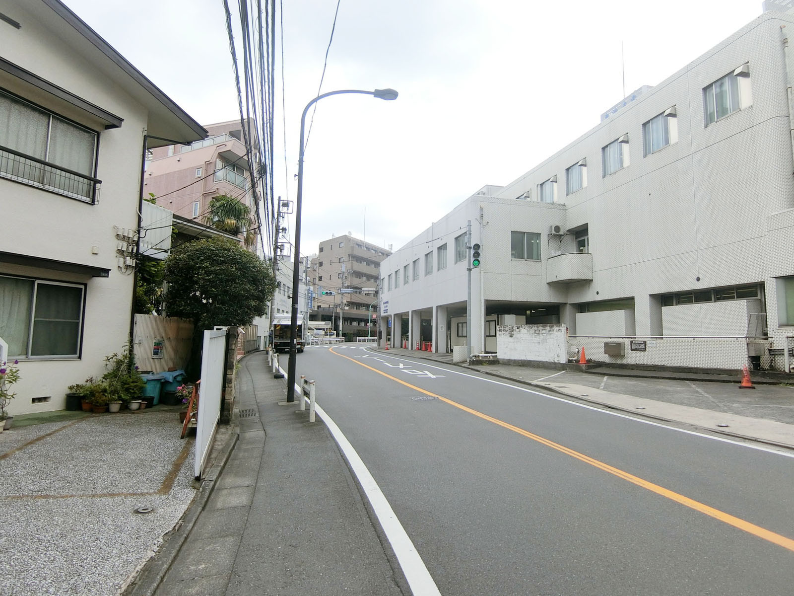 Jプロ代々木ビル前面の通り