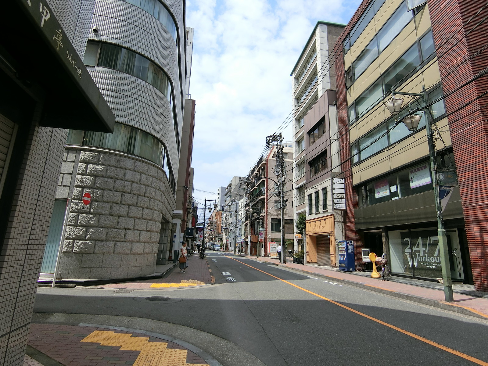 オフィス前面の通り