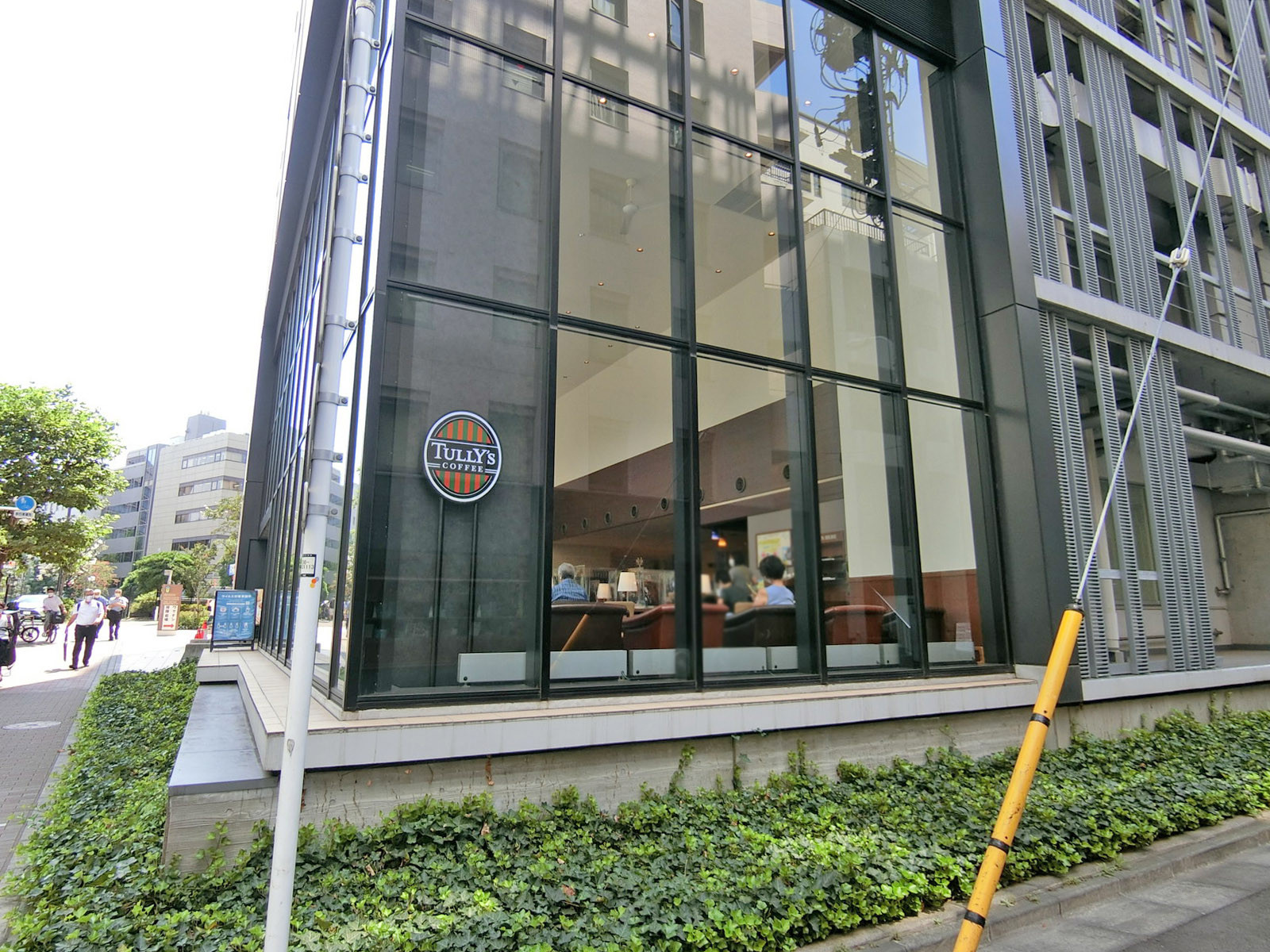 徒歩1分のタリーズコーヒー