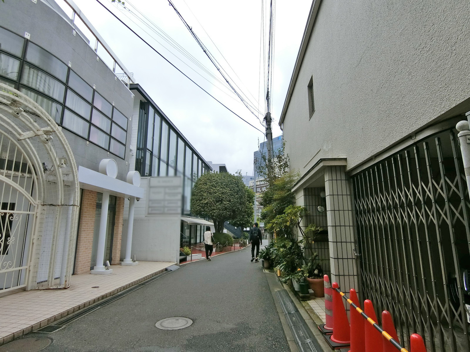 イルサリチェ前面の通り