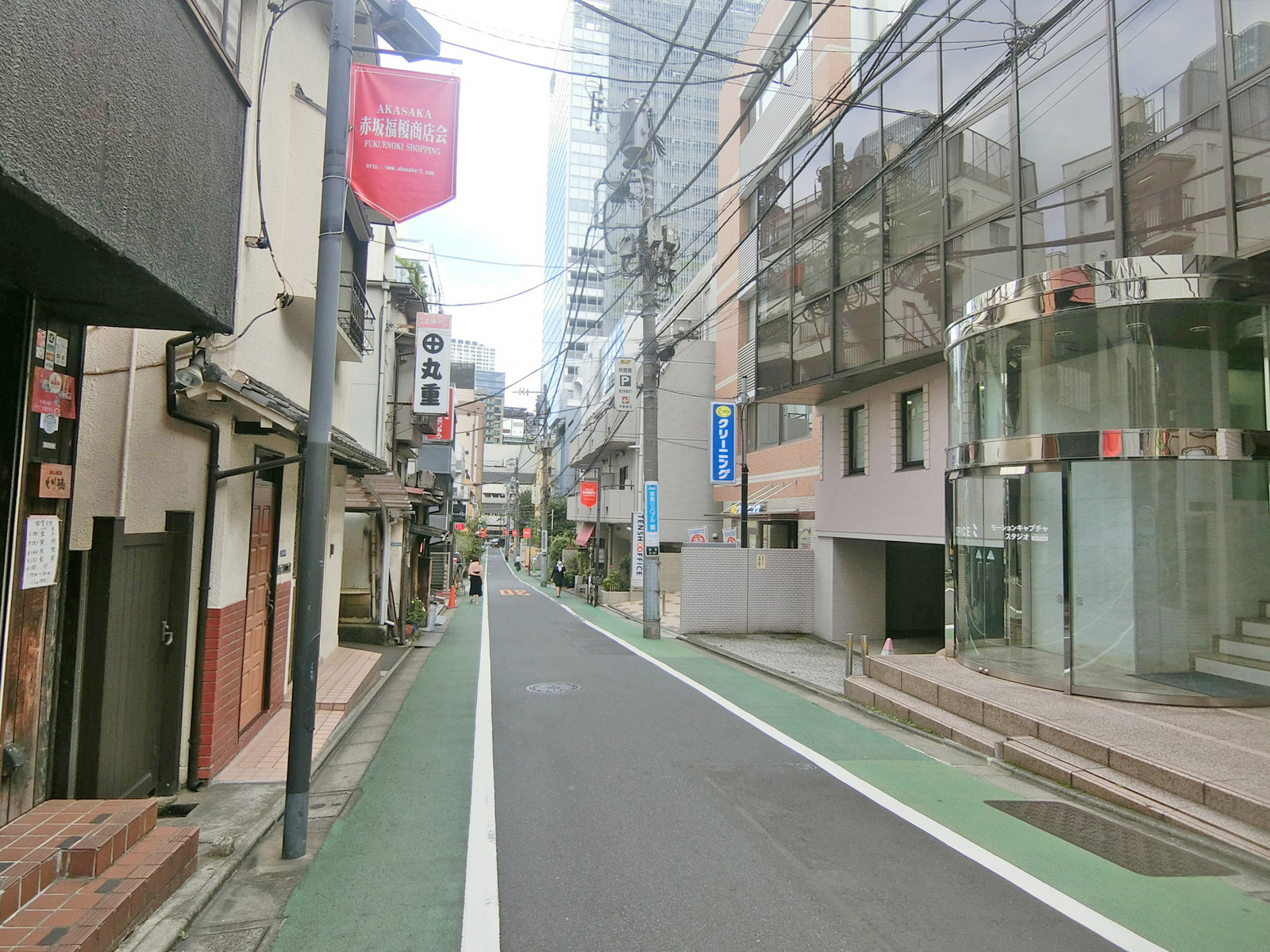 第2村嶋ビル前面の通り