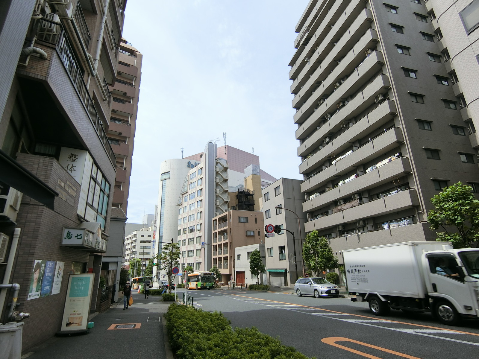 大井朝陽ビル前面の通り