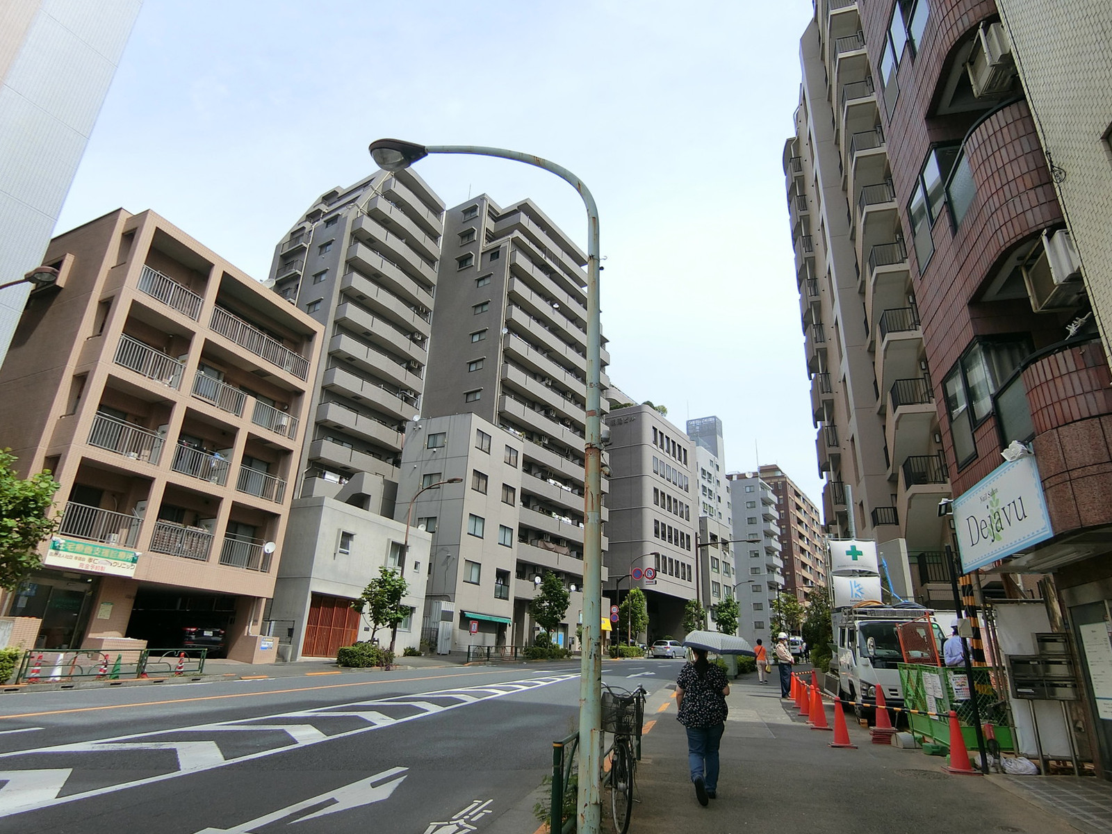 セントポールビル前面の通り