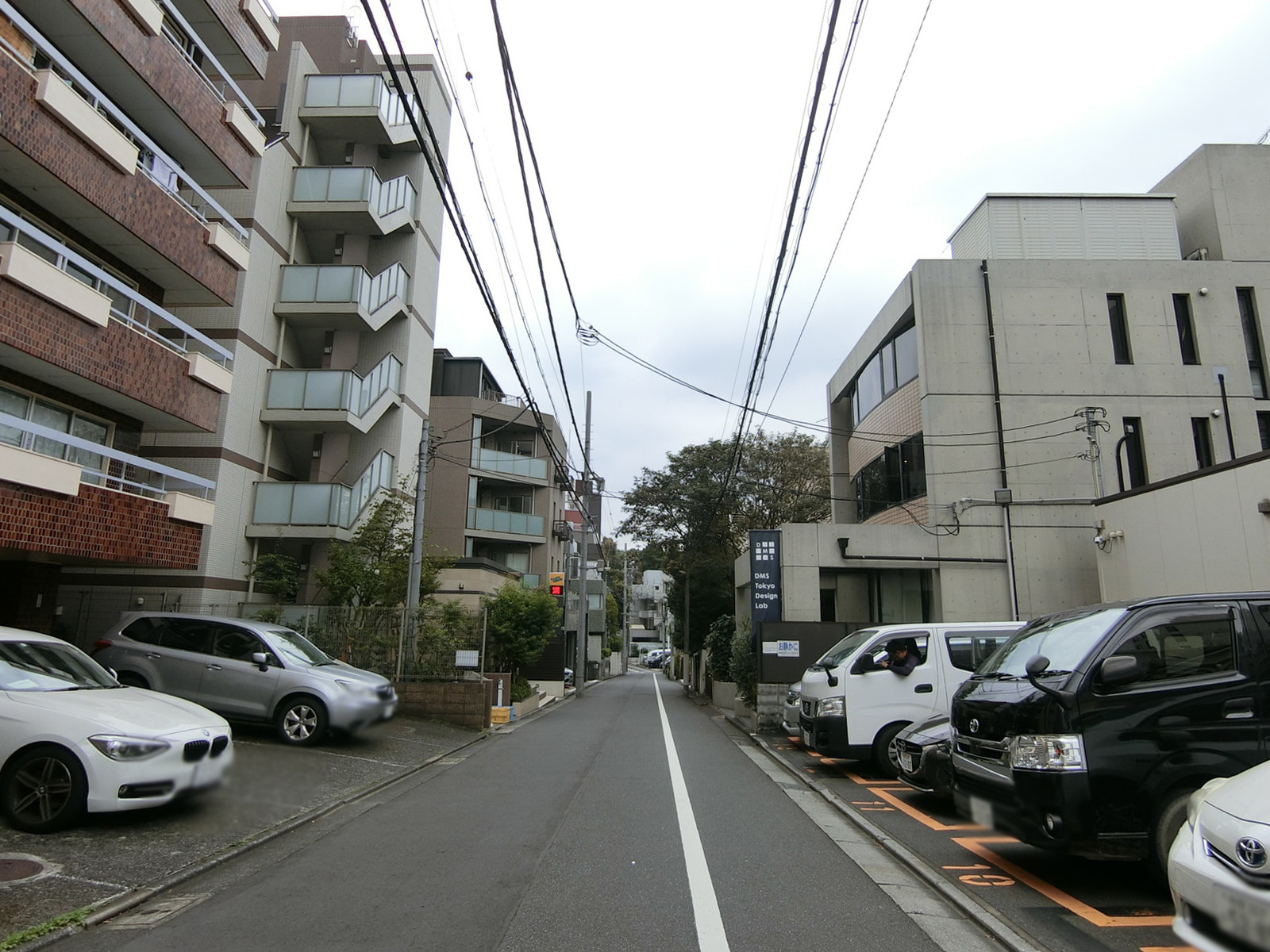 ES原宿ビル前面の通り