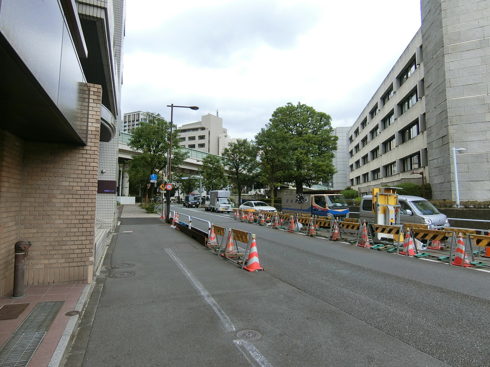 クレール平河町前面の通り