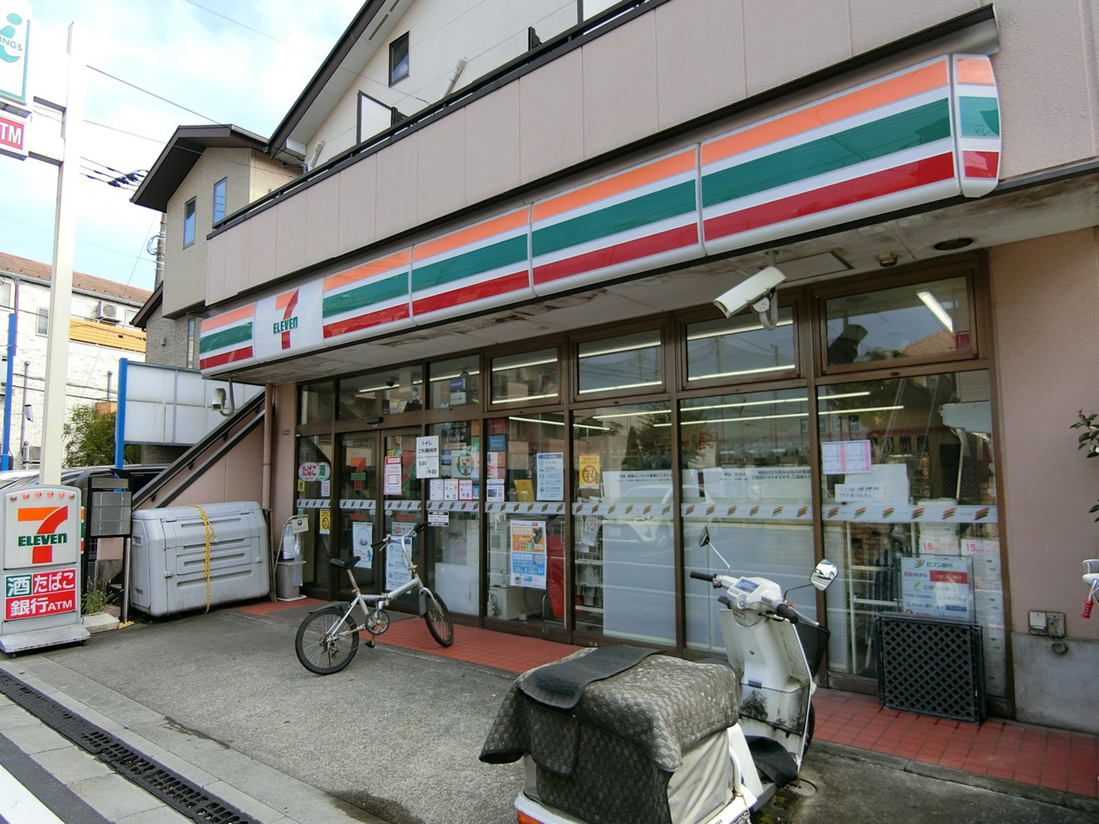 徒歩1分のセブンイレブン