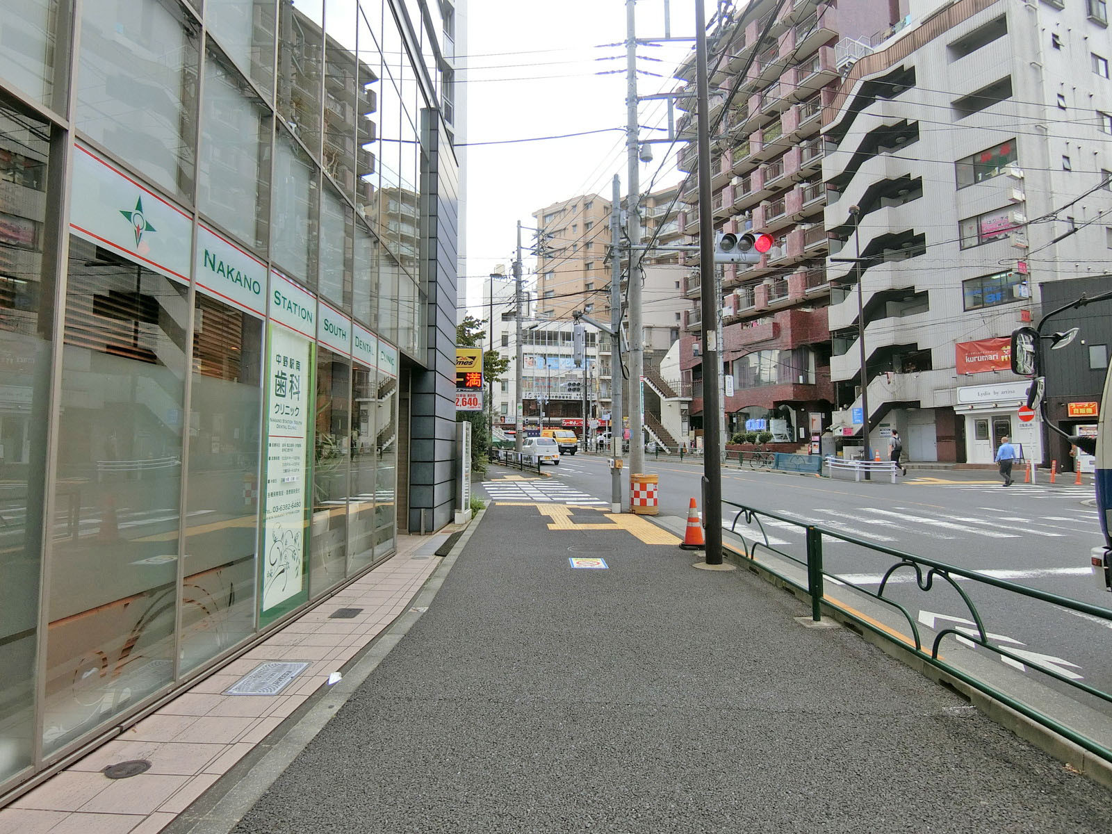 銀座ルノアールビル前面の通り