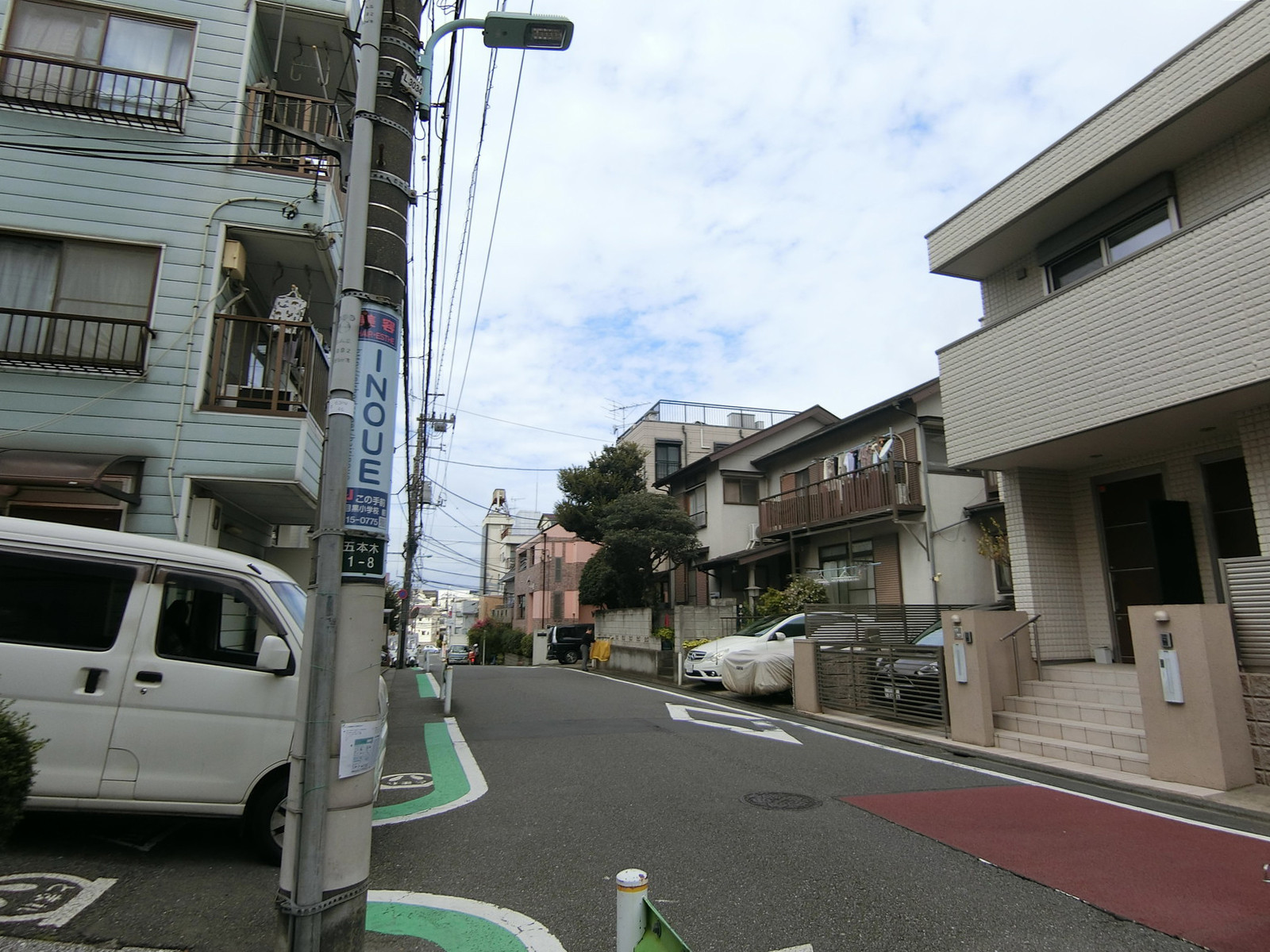 藤山レジデンス前面の通り
