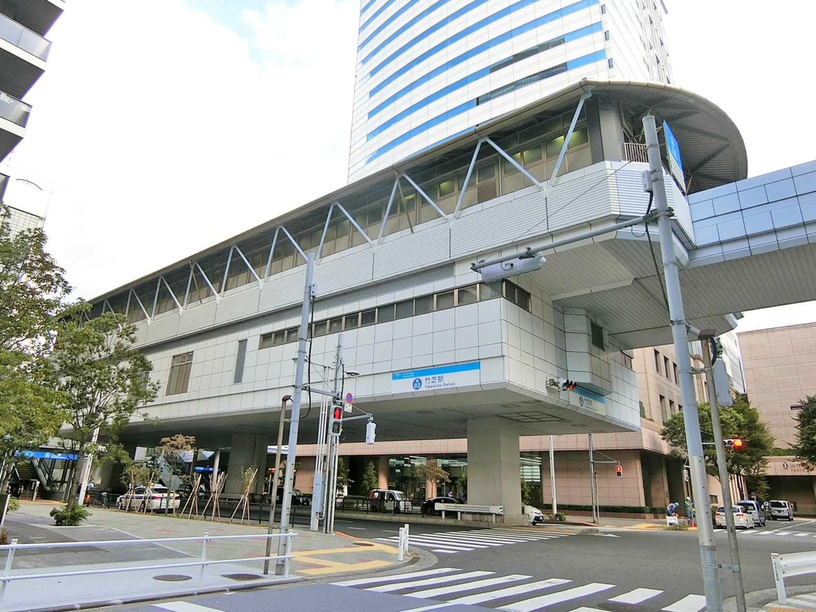 最寄りの「竹芝駅」