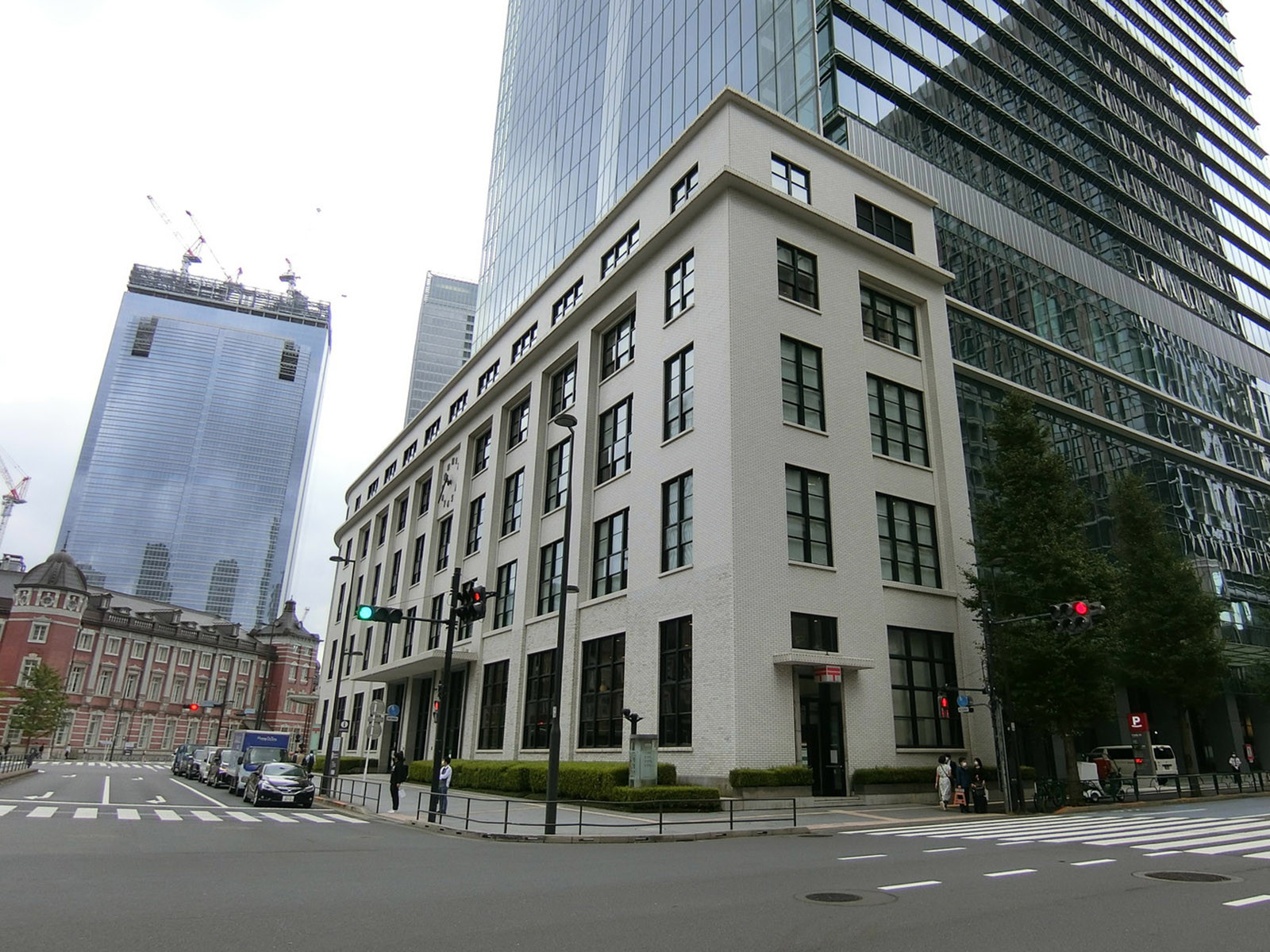至近の東京中央郵便局