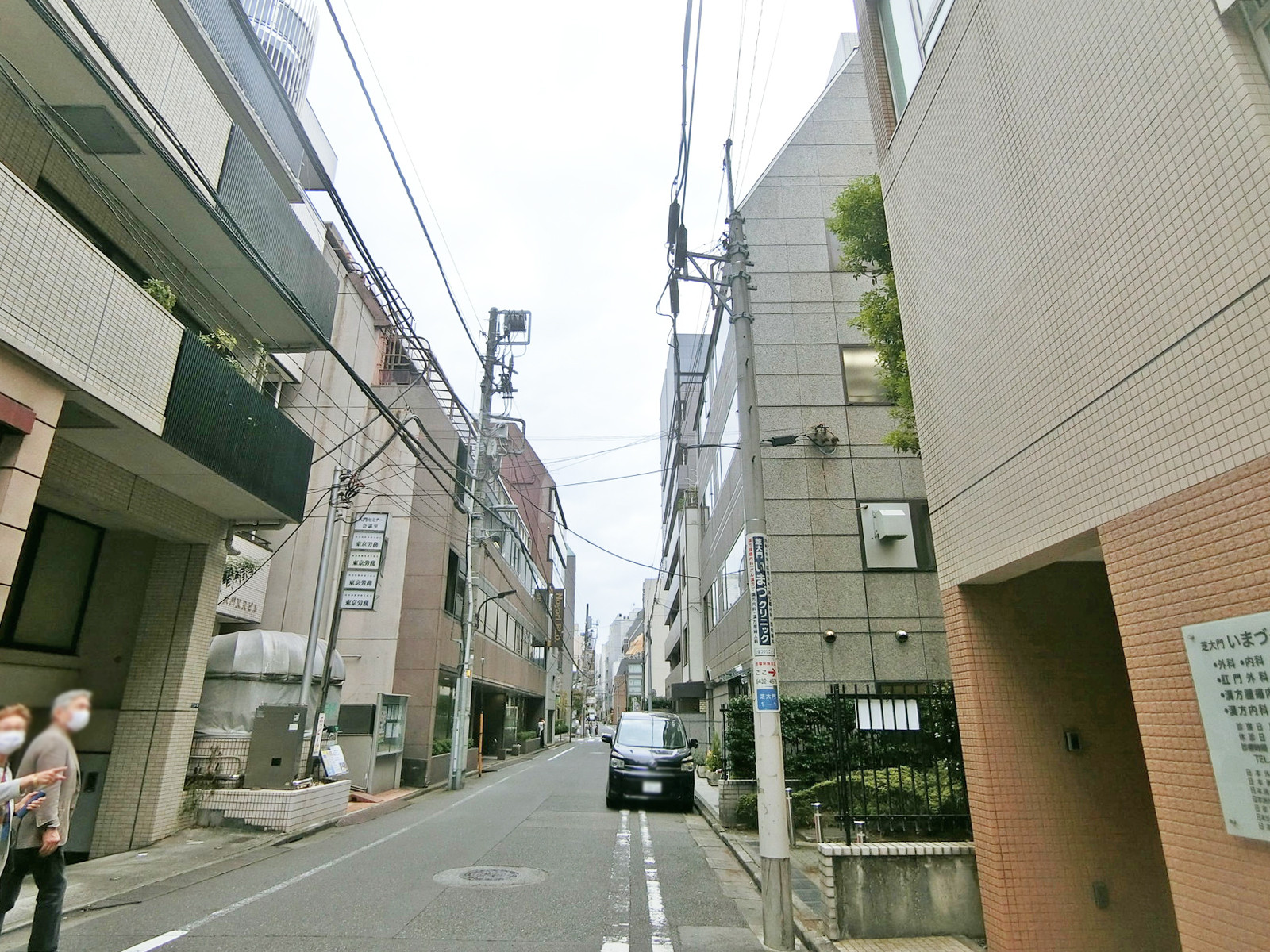 周辺はビル街