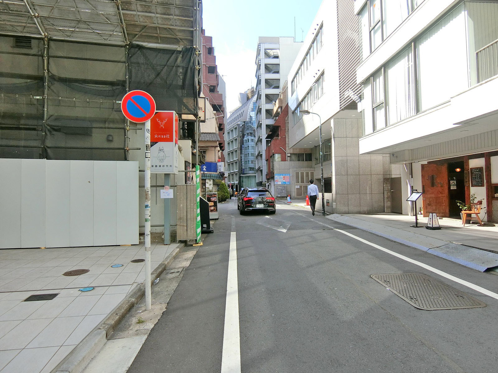 GRID terraceビル前面の通り