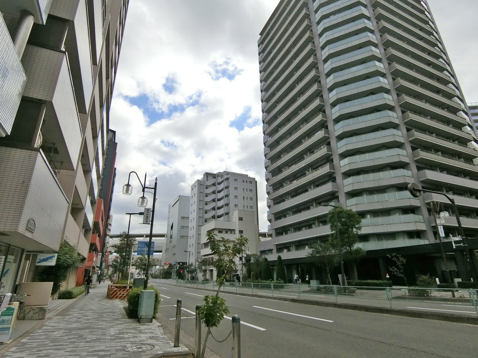 付近の多摩堤通り