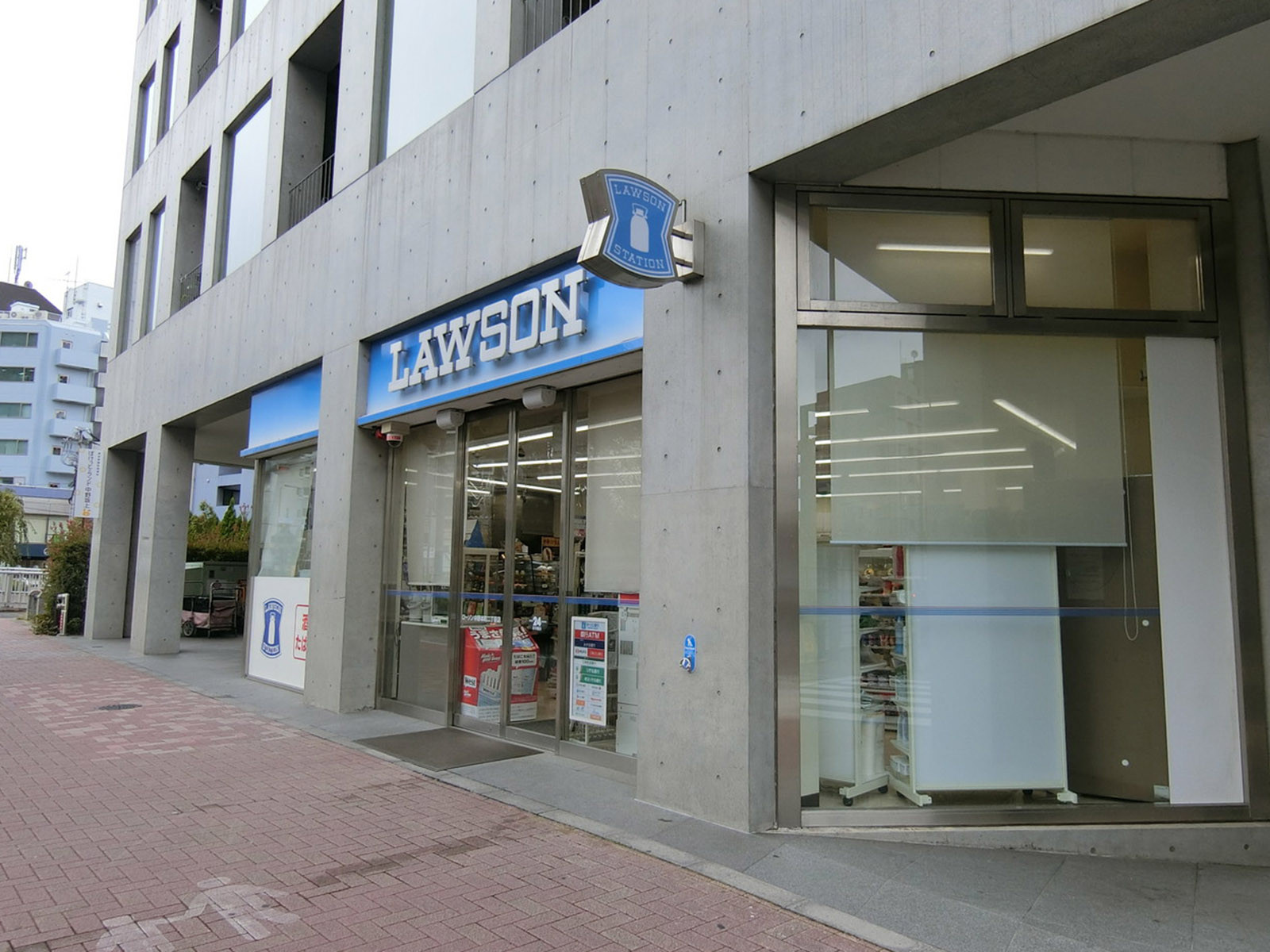 徒歩2分のローソン 中野本町二丁目店