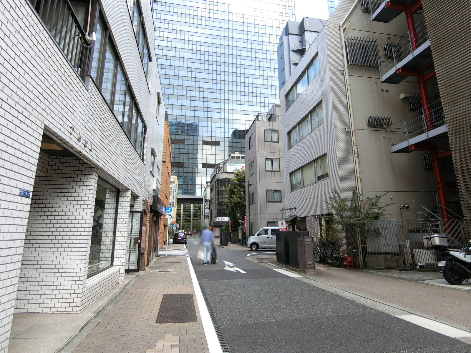 浜松町ビル前面の通り