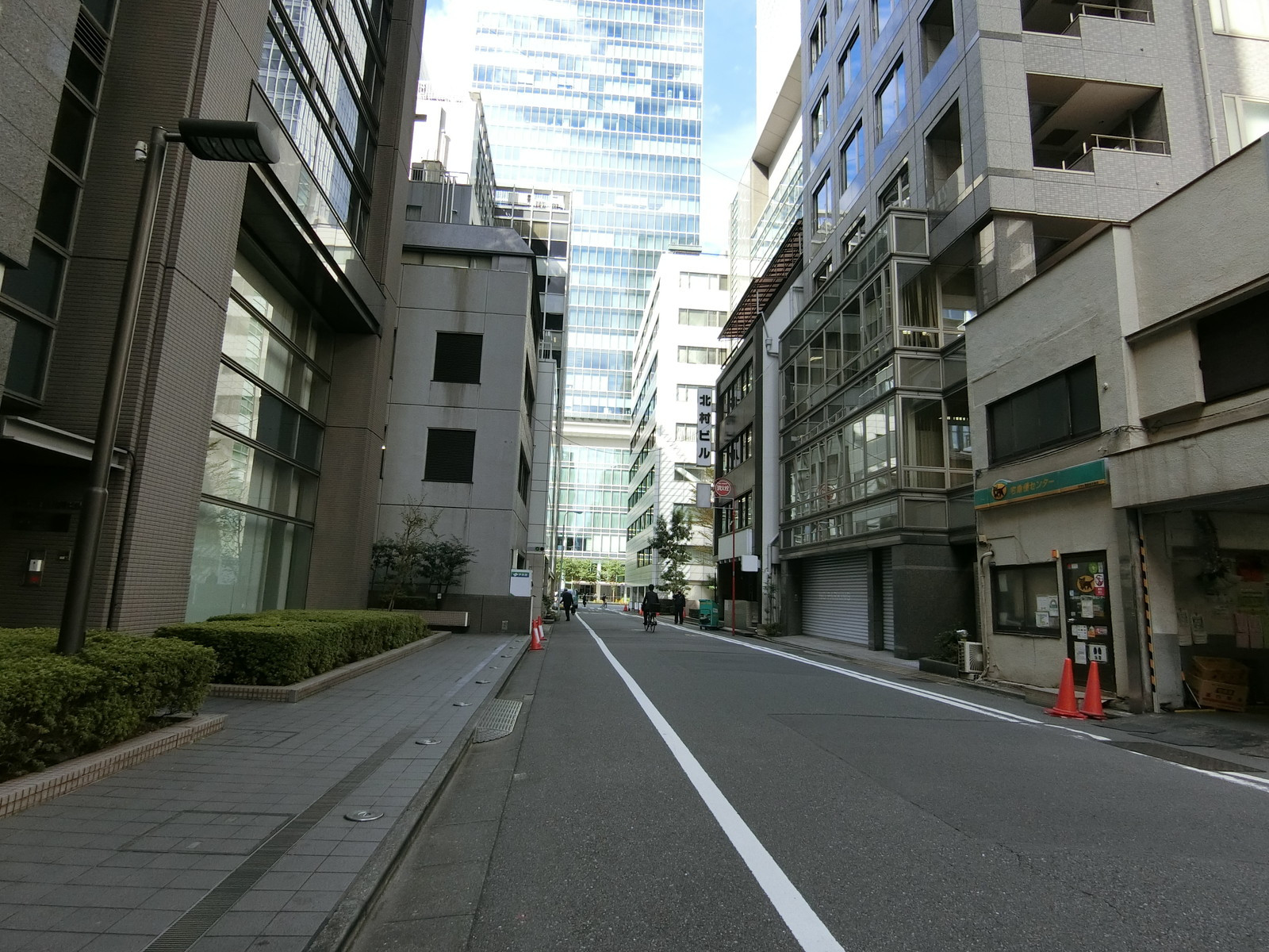 北村ビル前面の通り