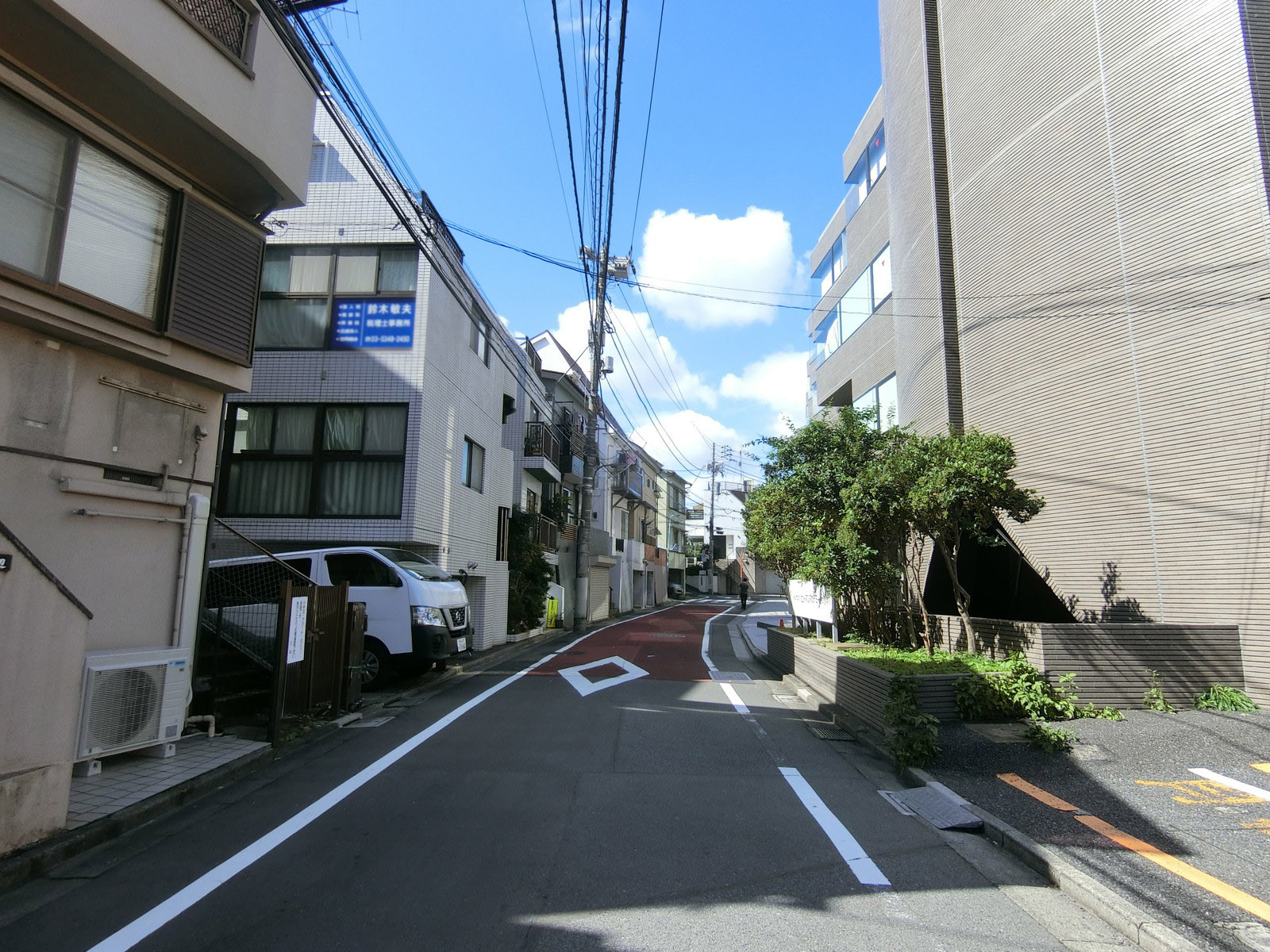 第1コーポ安本前面の通り
