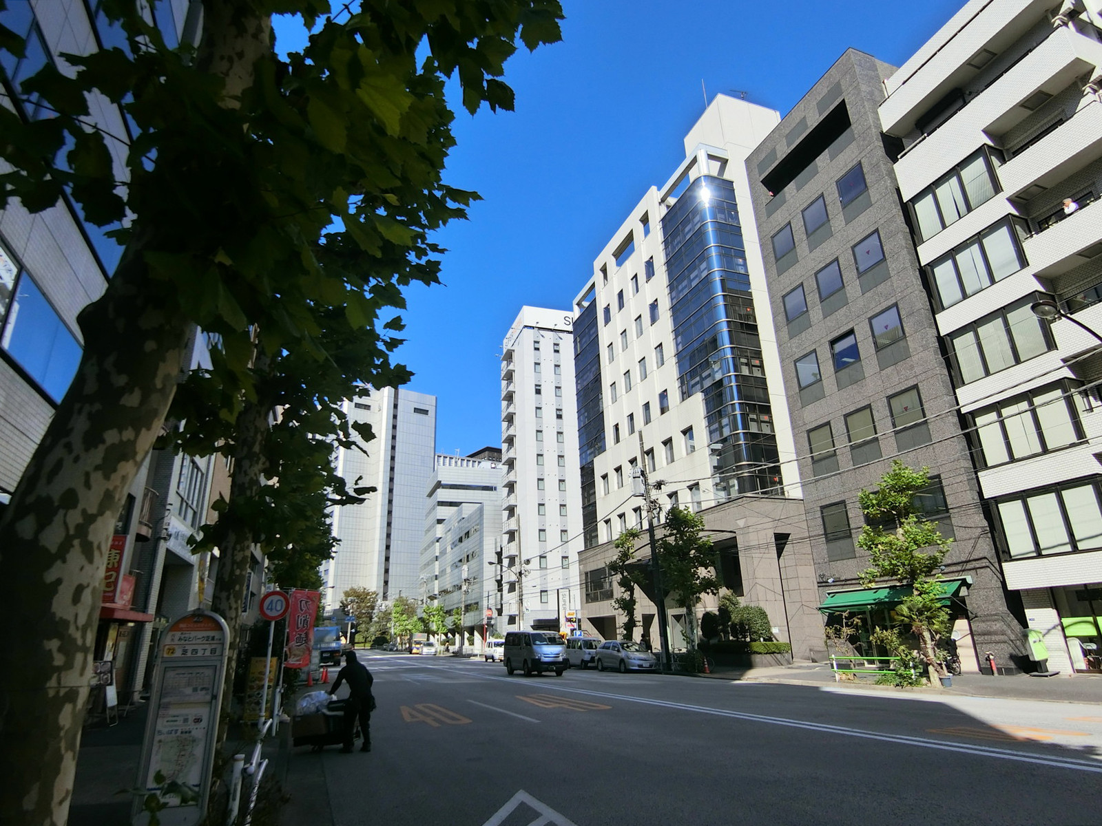 北海芝ビル前面の通り