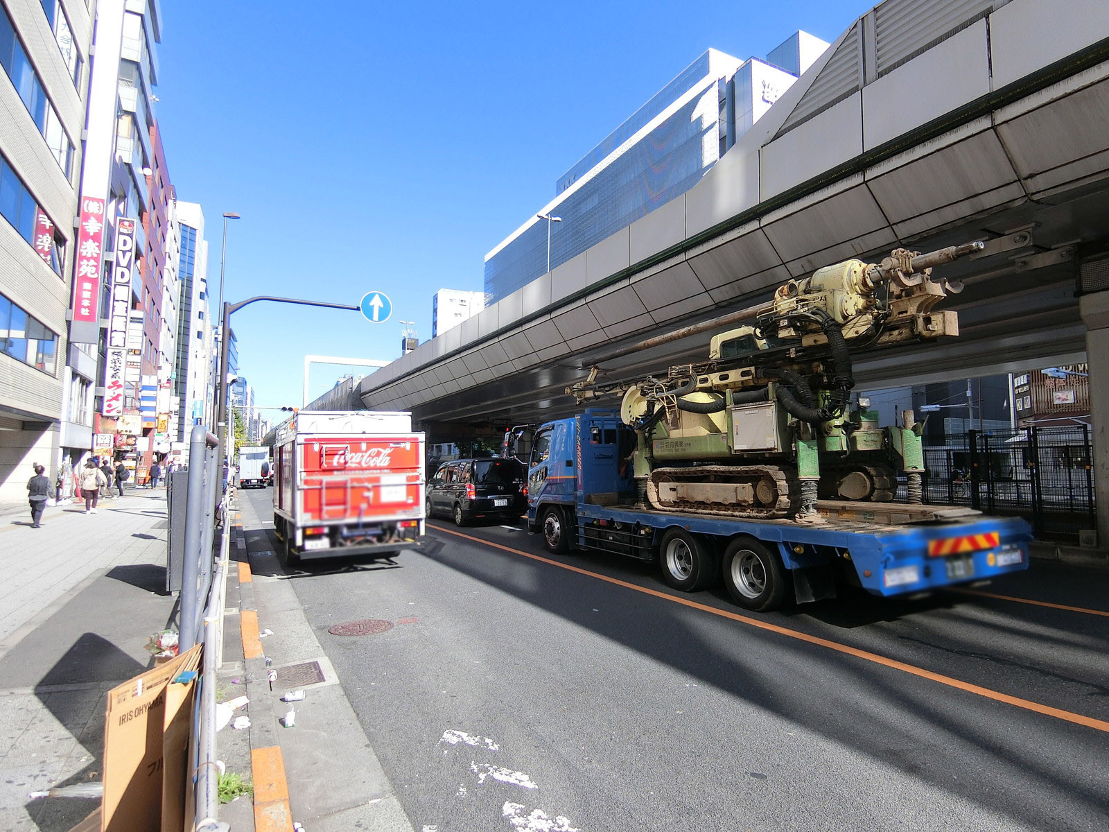 秋葉原鴻池ビル前面の
