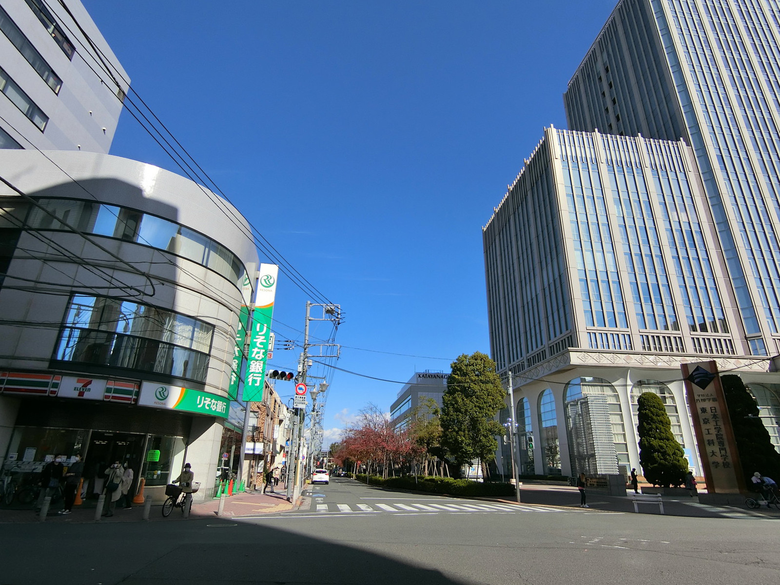りそな蒲田ビル前面の通り