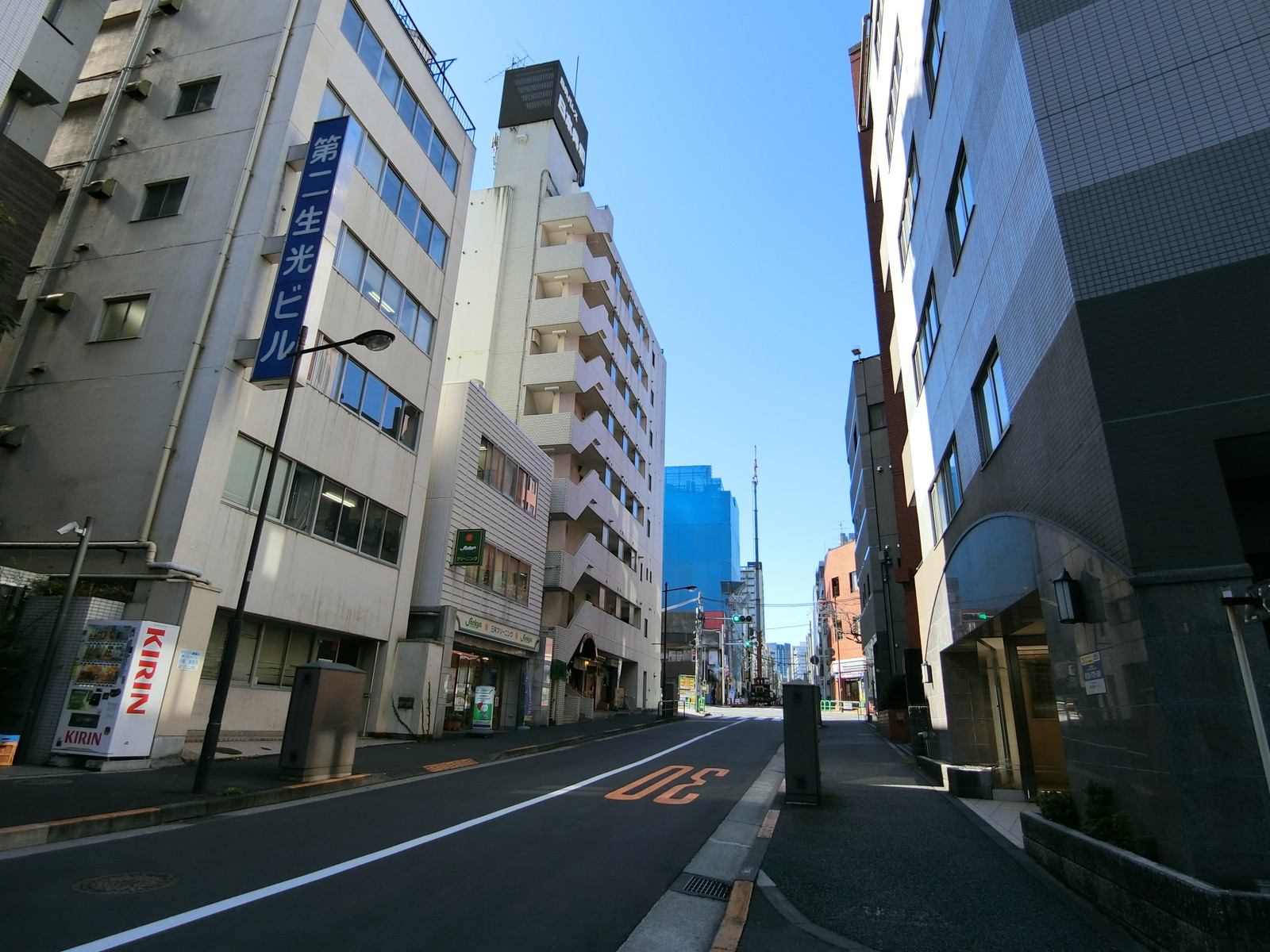 いちご九段二丁目ビル前面の通り