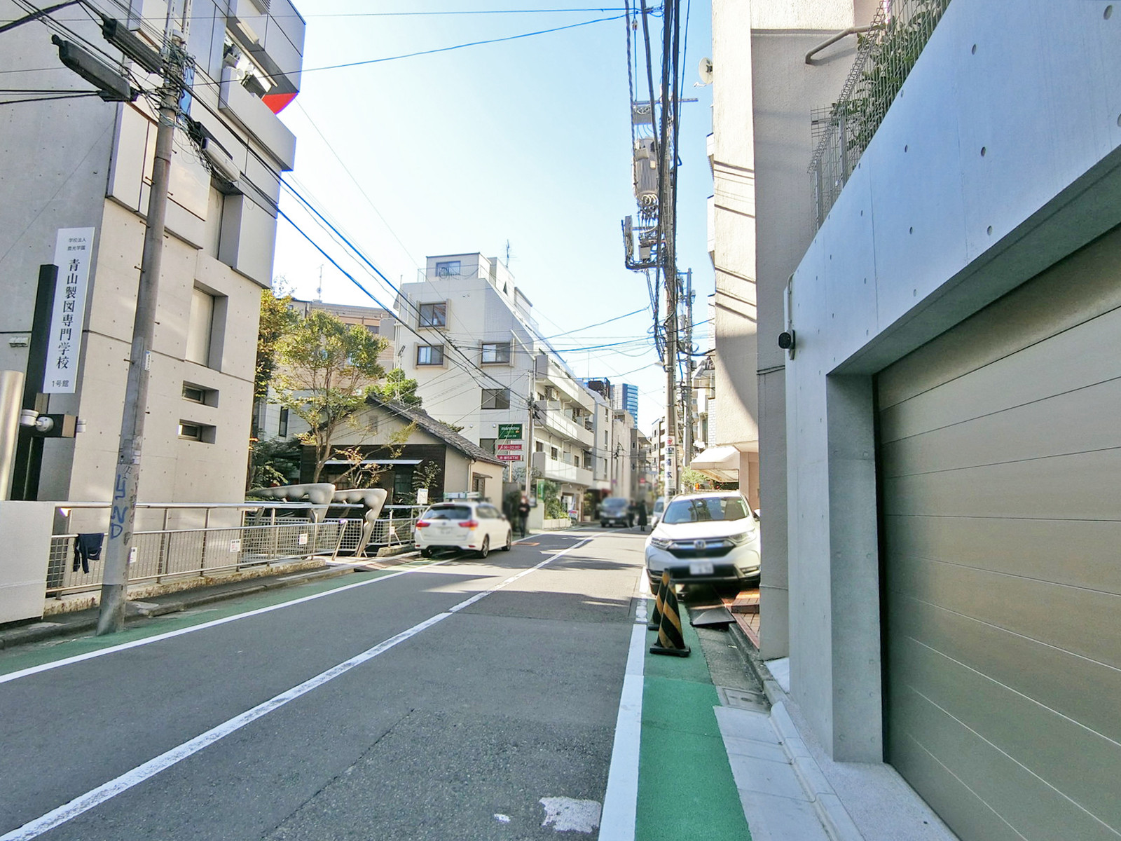 12MONTHS前面の通り