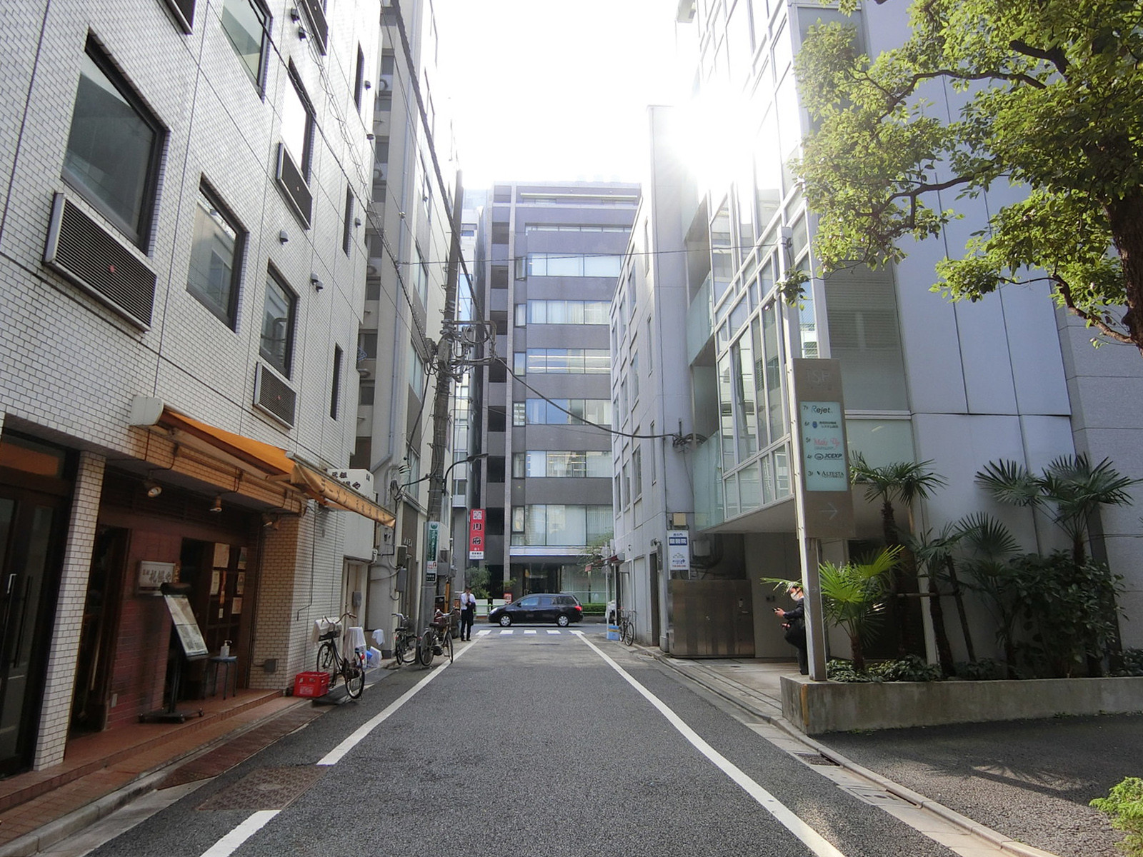 TSRビル前面の通り