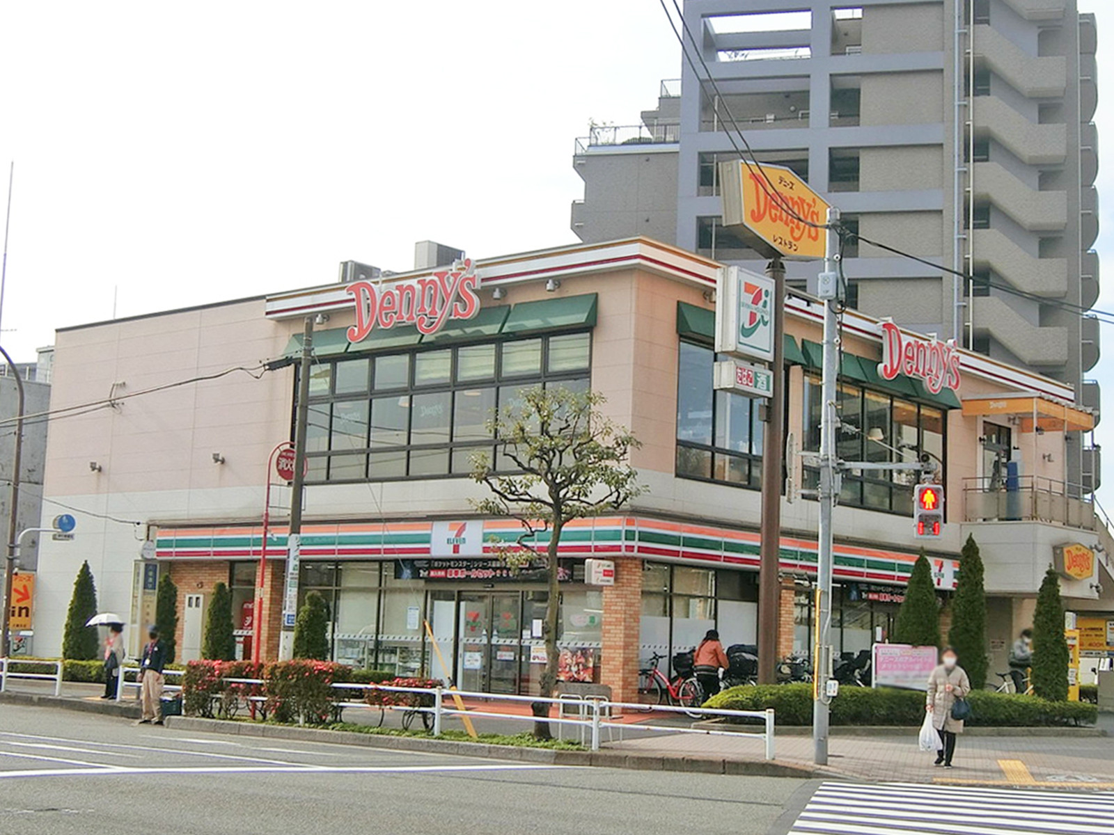 近くのデニーズ大森北店