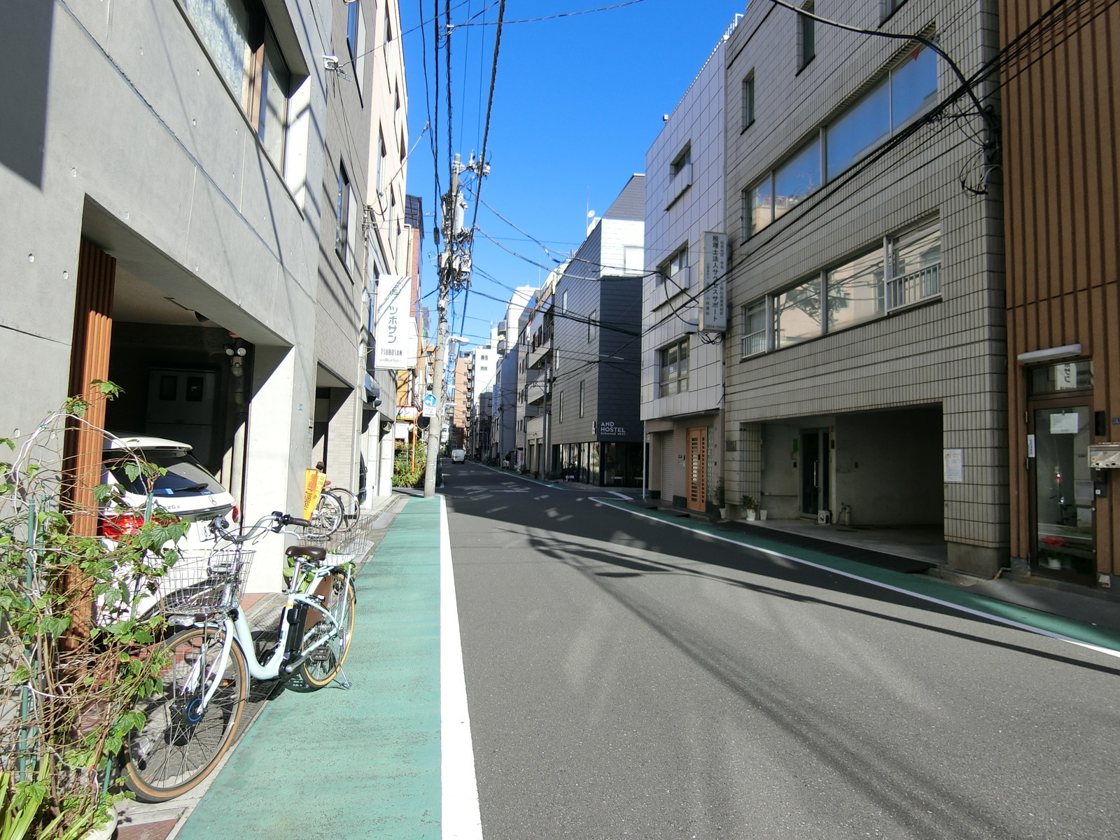協立ビル前面の通り