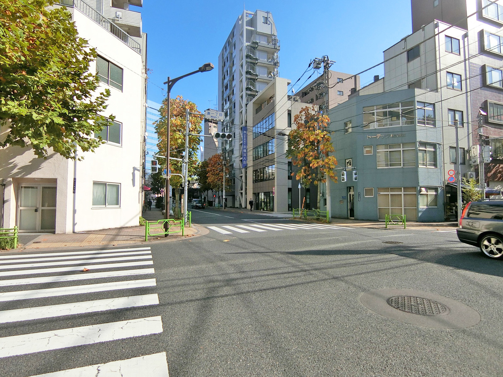 井原ビル前面の通り
